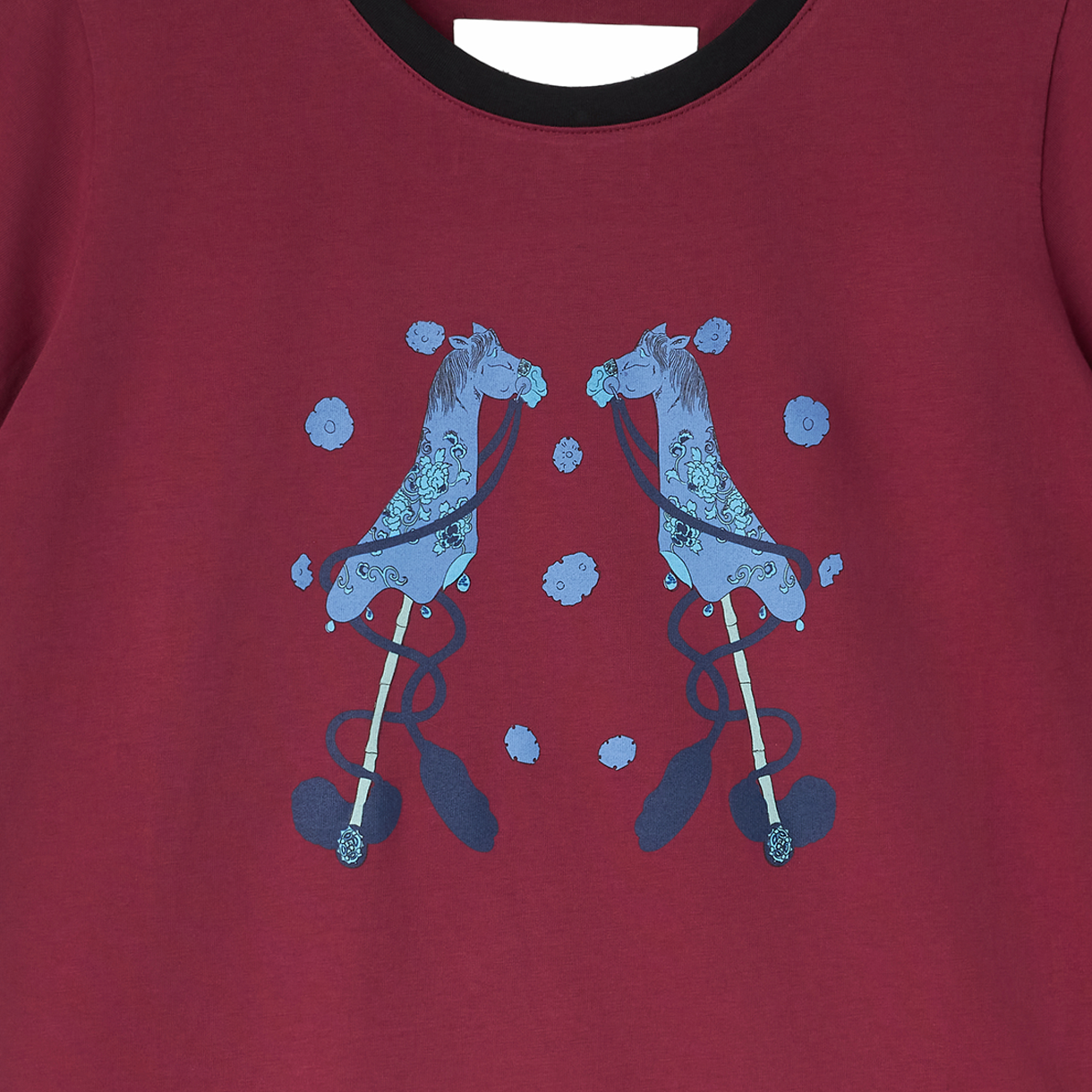 코너 아이브스 우먼 하비 홀스 프린트 티셔츠 버건디 - 26FW(Conner Ives Women Hobby Horse Print T-Shirt Burgundy - 26FW) - 4
