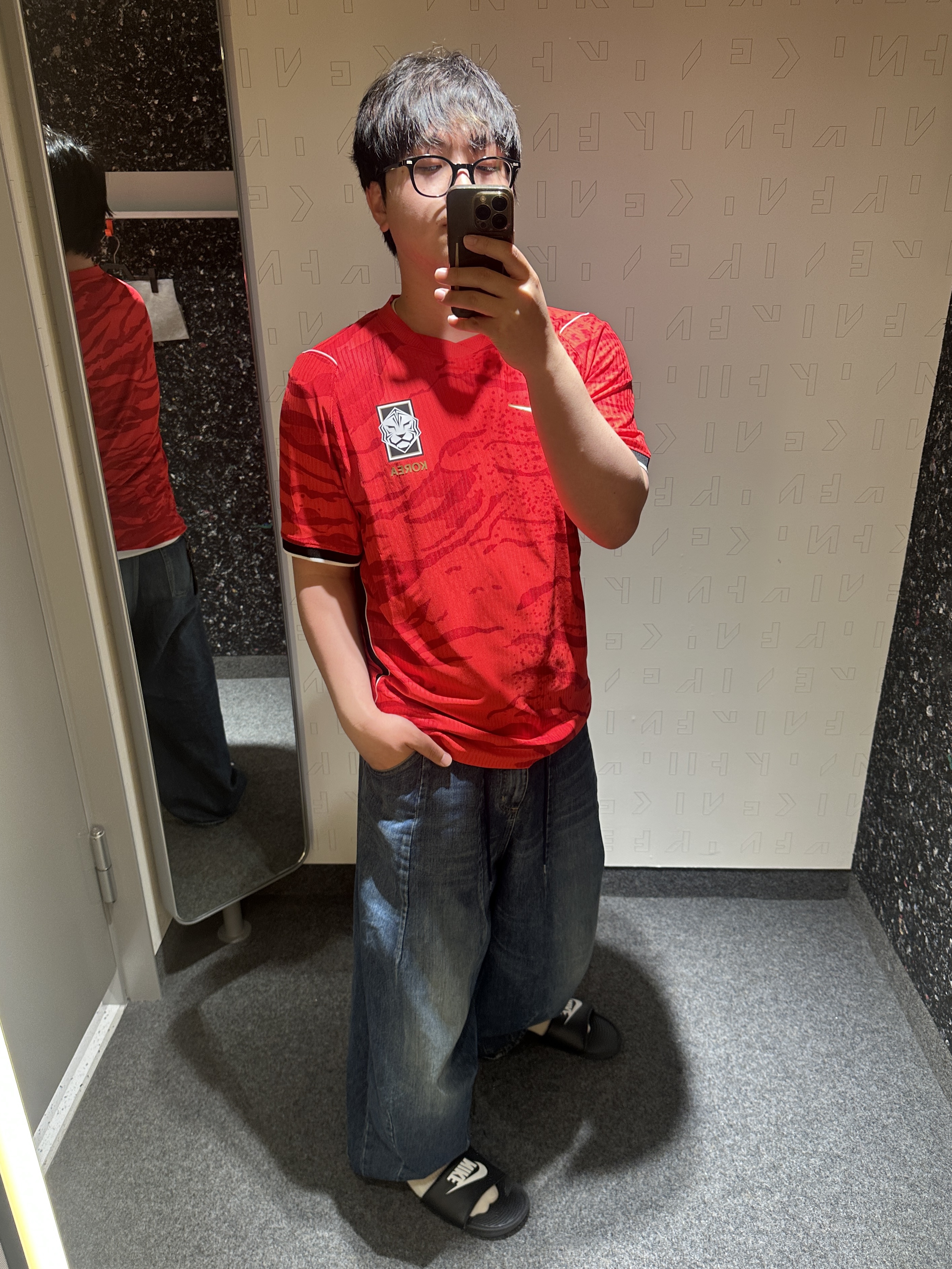 Nike Korea 2026 Stadium Home Dri-Fit Soccer Replica Jersey Global Red Black (Non Marking Ver.) 착용 스타일 - 2