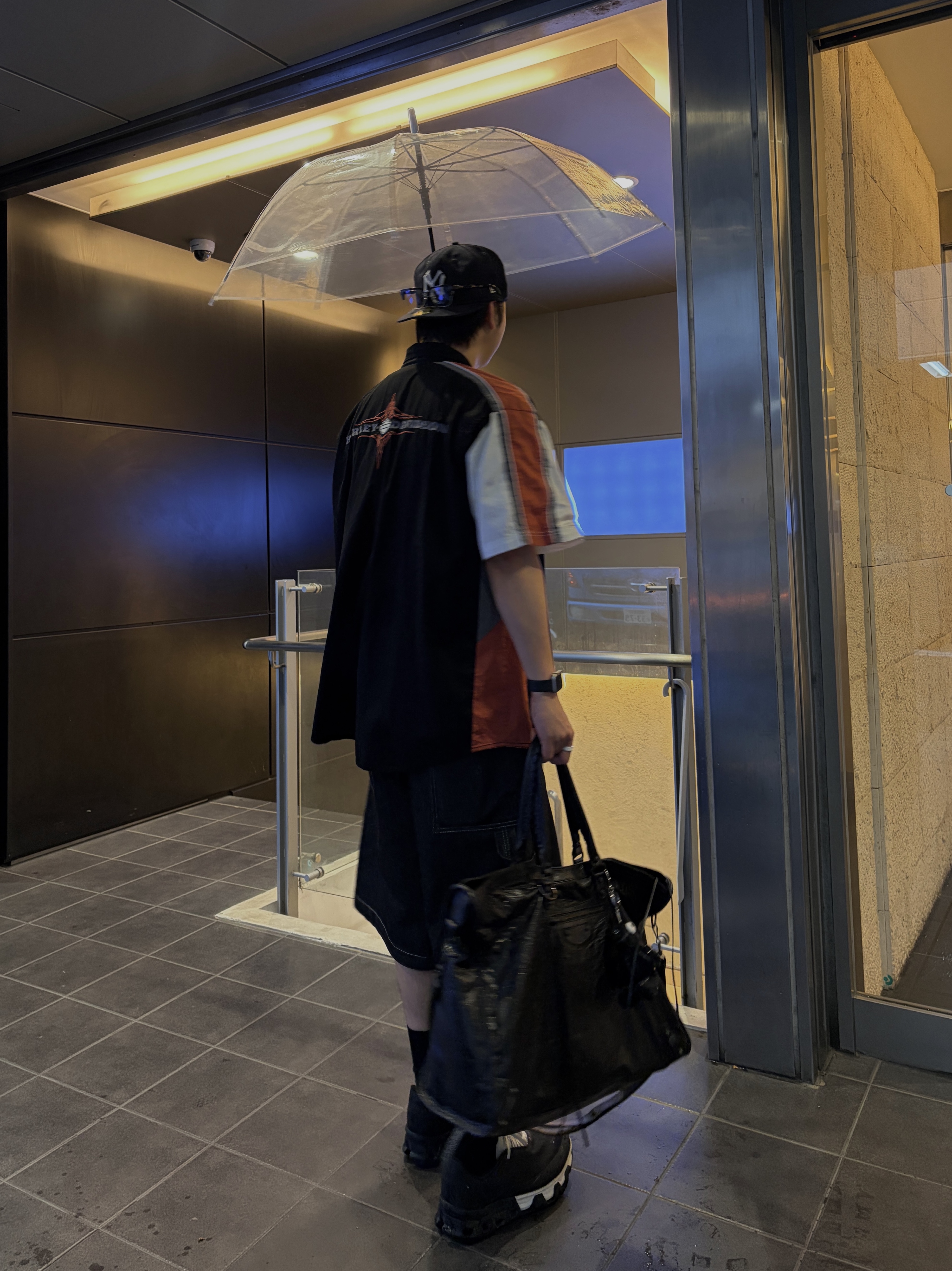Balenciaga Le City Travel Bag Black, Chrome Hearts Evagilist Black Shiny Silver 착용 스타일 - 1