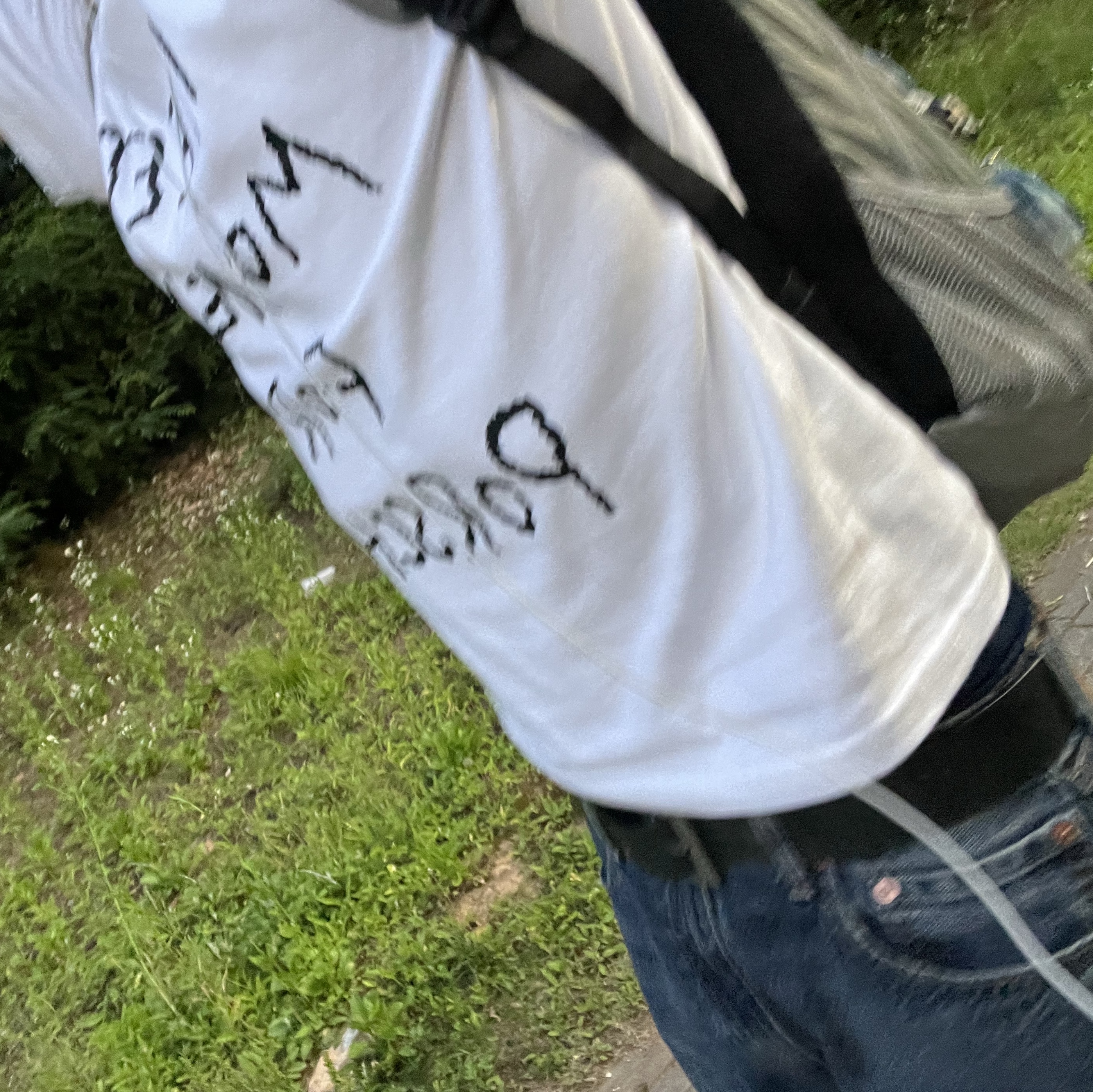 GILDAN X Vintage Collection NEED MONEY FOR PORSHCE T-Shirt (2 Color) 착용 스타일