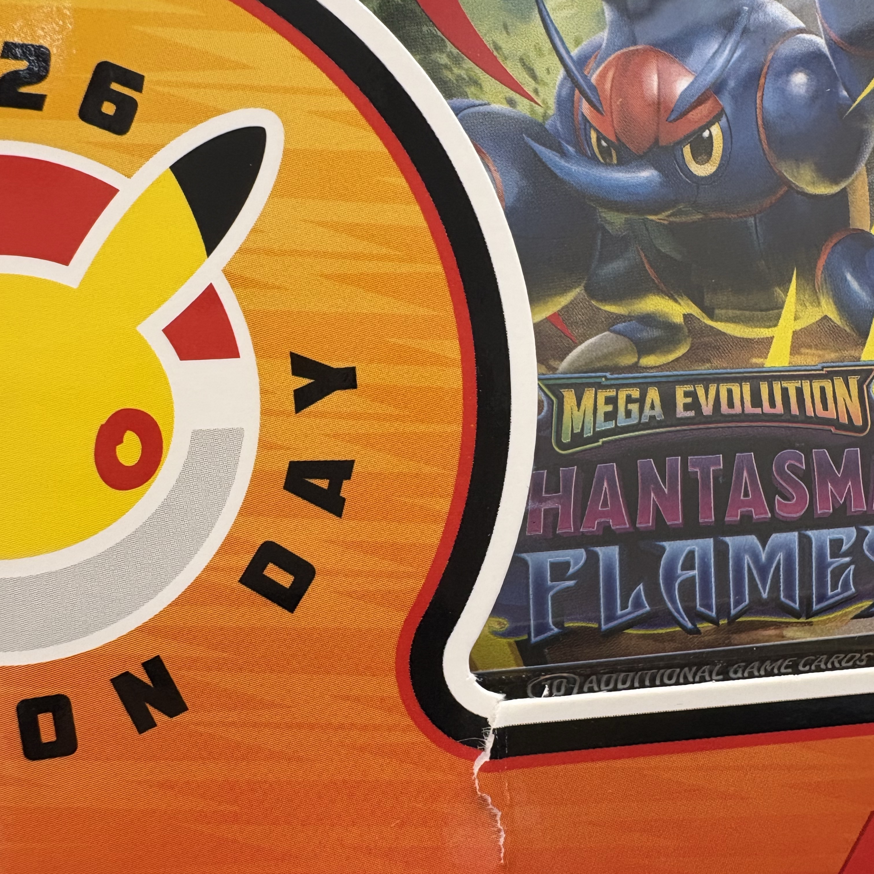 Pokemon TCG 30th Anniversary Pokemon Day 2026 Collection Box (English Ver.) 착용 스타일