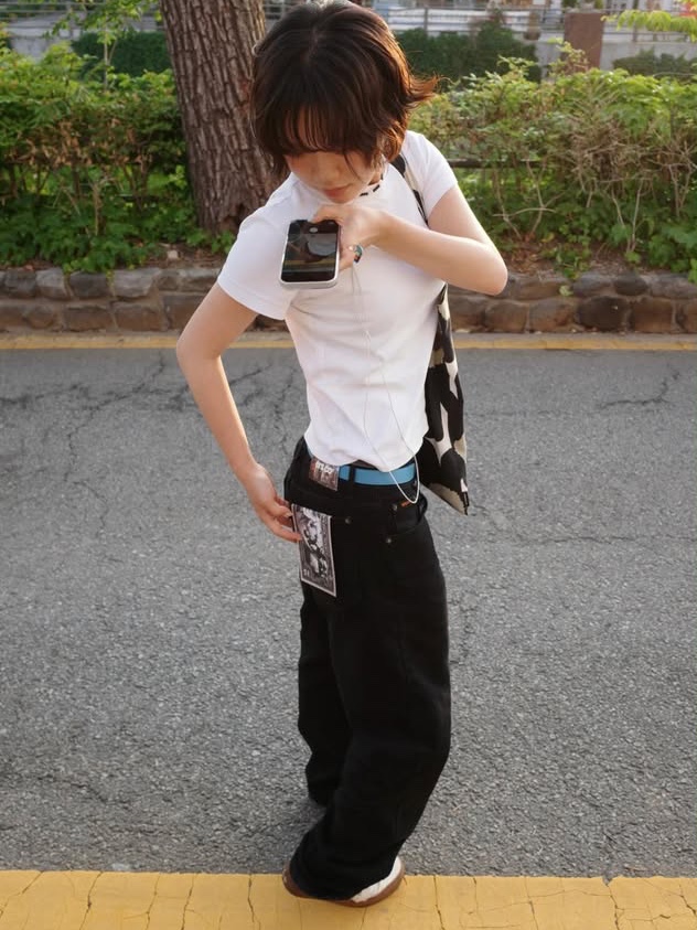 ersco Straight Jeans Black 착용 스타일 - 1