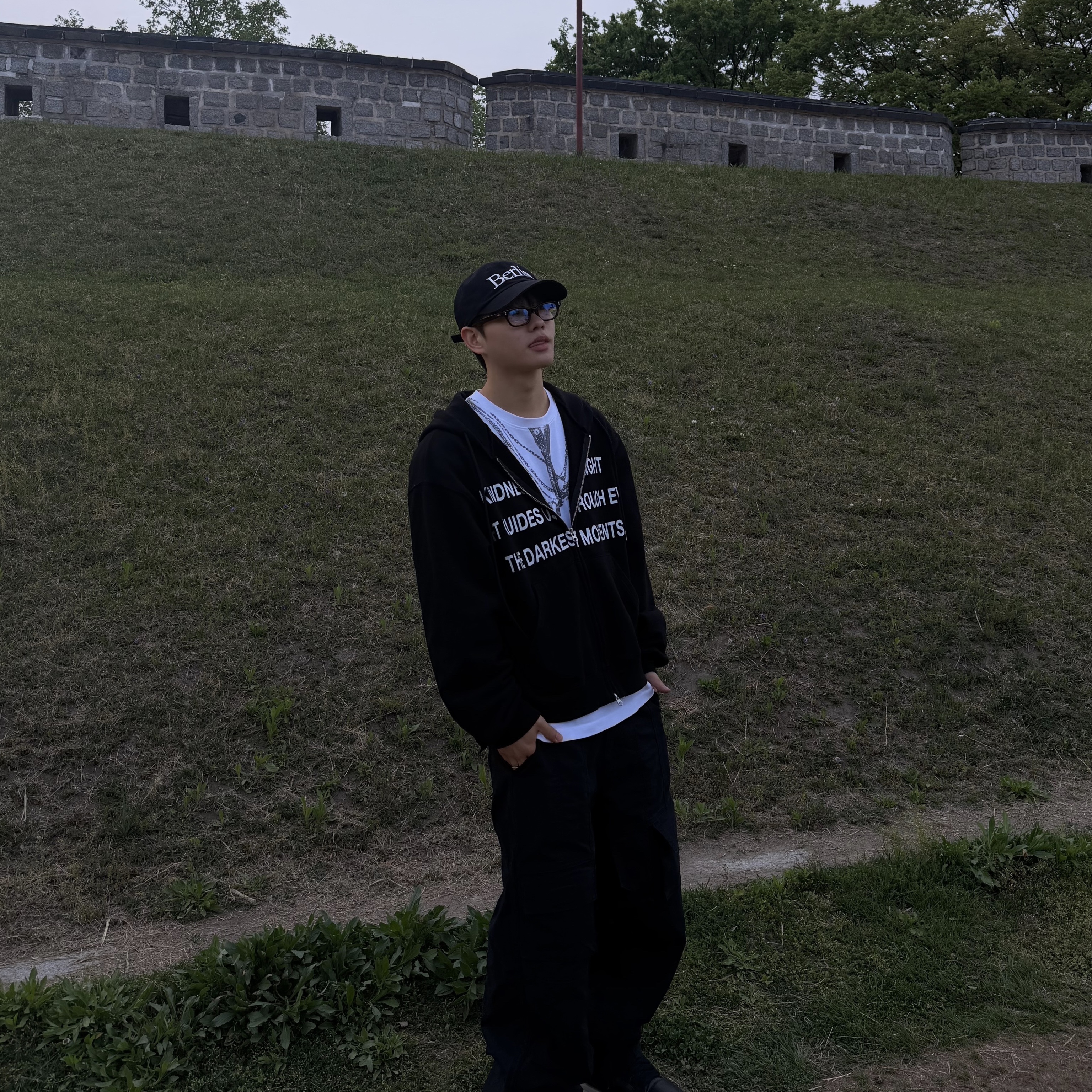 Cornerbless Regular Sagging Denim Pants Black, Converse x Drkshdw Turbowpn Ox Black 착용 스타일 - 3