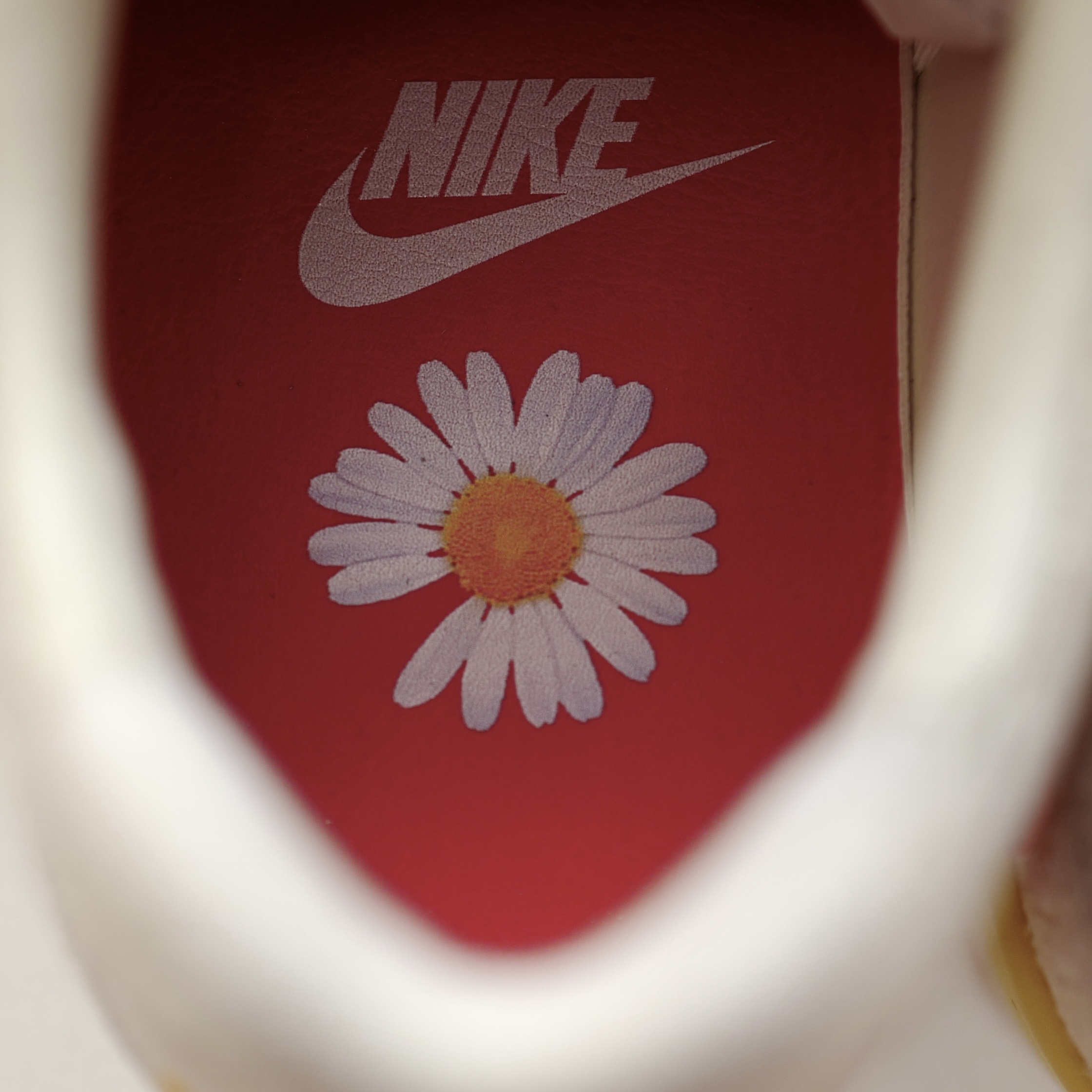 Nike x Peaceminusone Cryoshot CTR360 Natural and University Red 착용 스타일 - 7