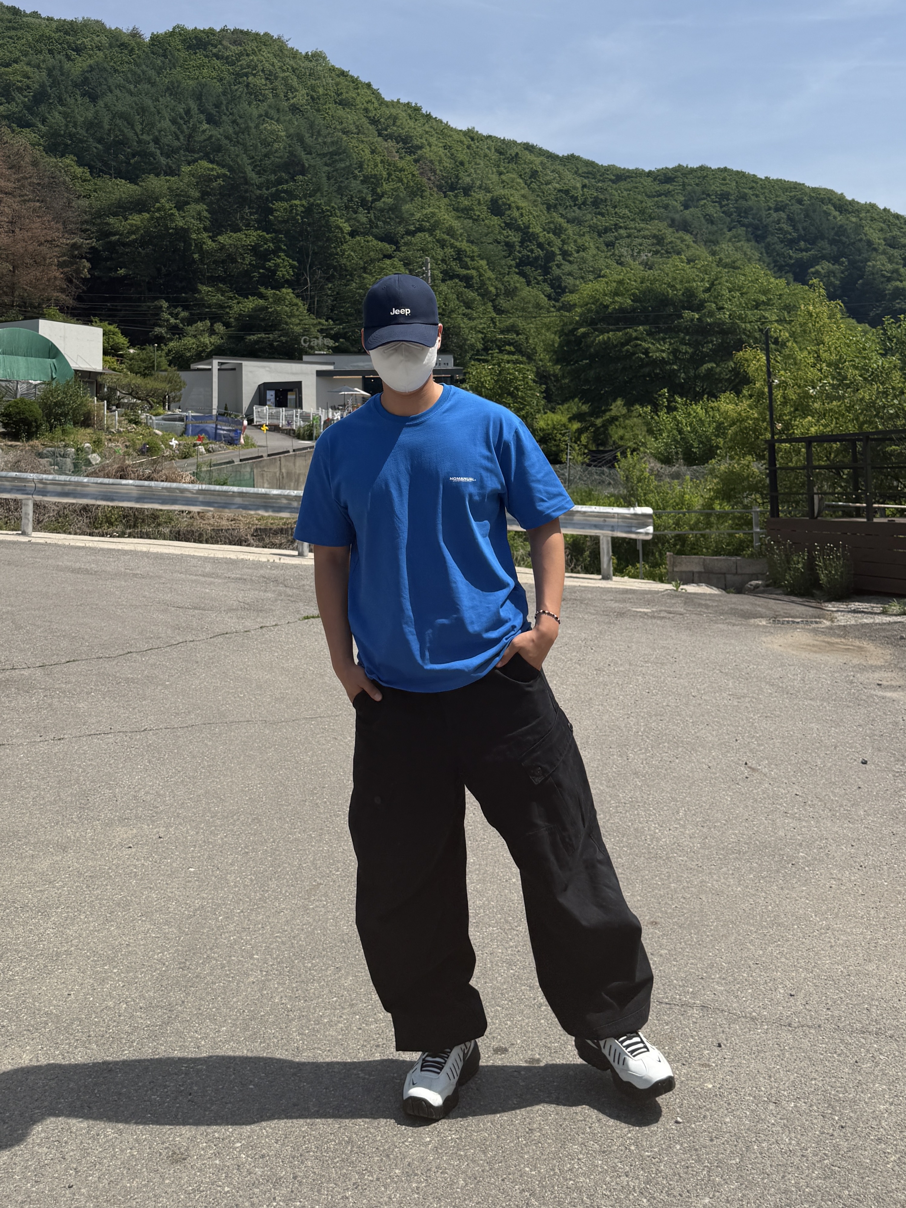 Nike x Ambush Air Adjust Force SP Summit White and Black, Nike x Ambush Air Adjust Force SP University Blue and Habanero Red 착용 스타일 - 3