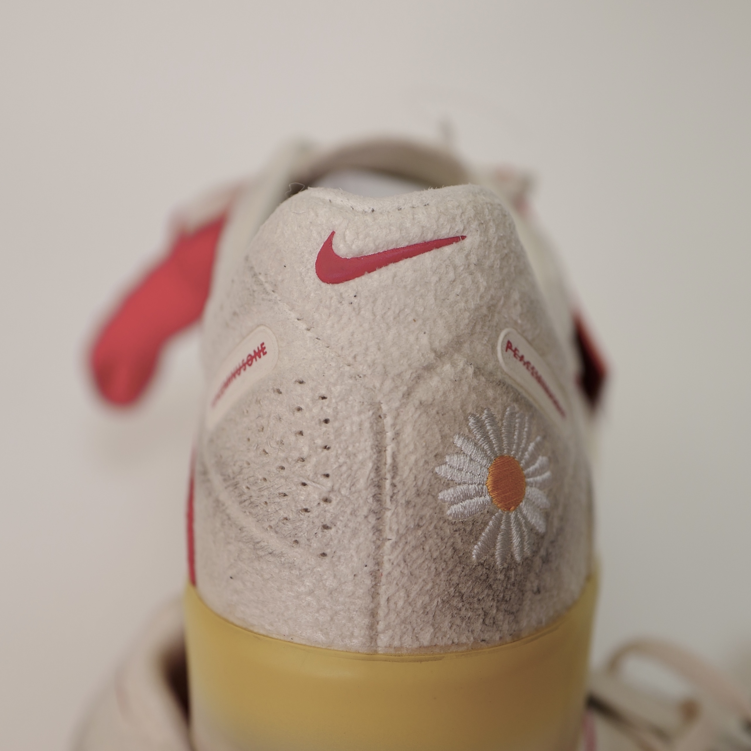 Nike x Peaceminusone Cryoshot CTR360 Natural and University Red 착용 스타일 - 6