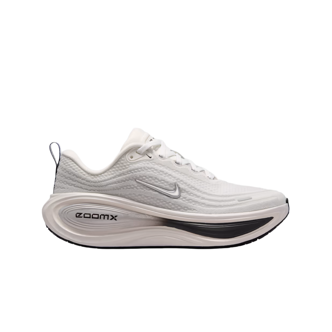 IO9916-101 (W) Nike Vomero Plus ESS Summit White Sail