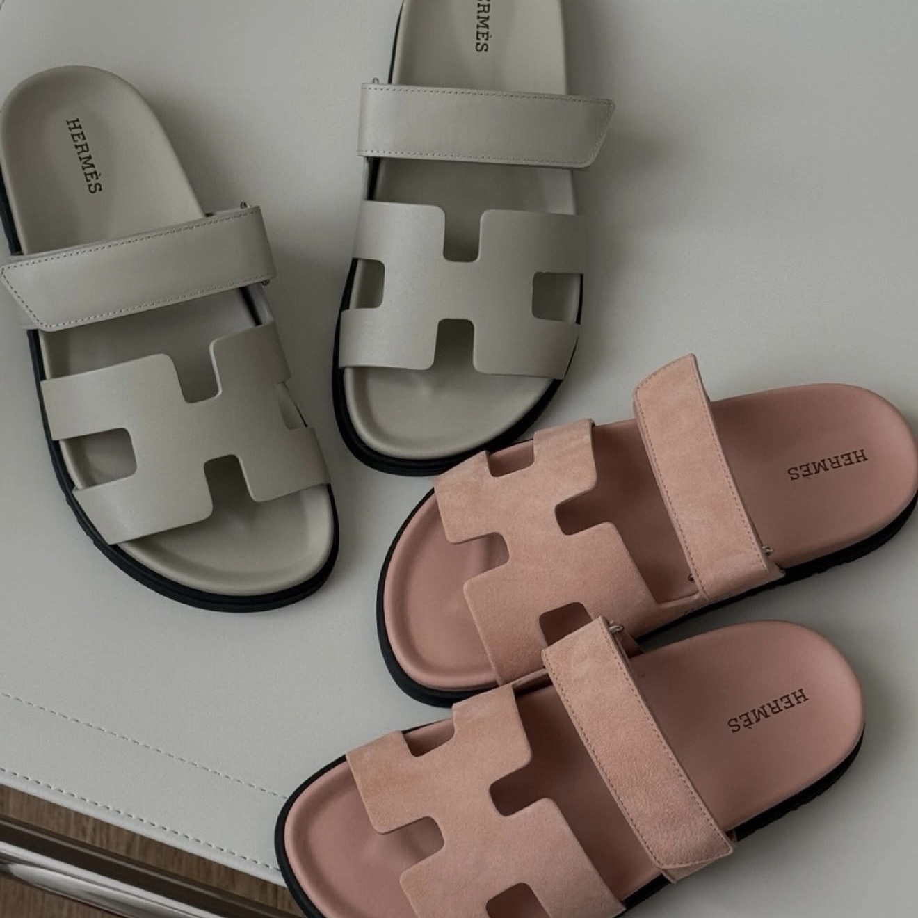 (W) Hermes Chypre Sandal Suede Goatskin & Beige Nude 착용 스타일
