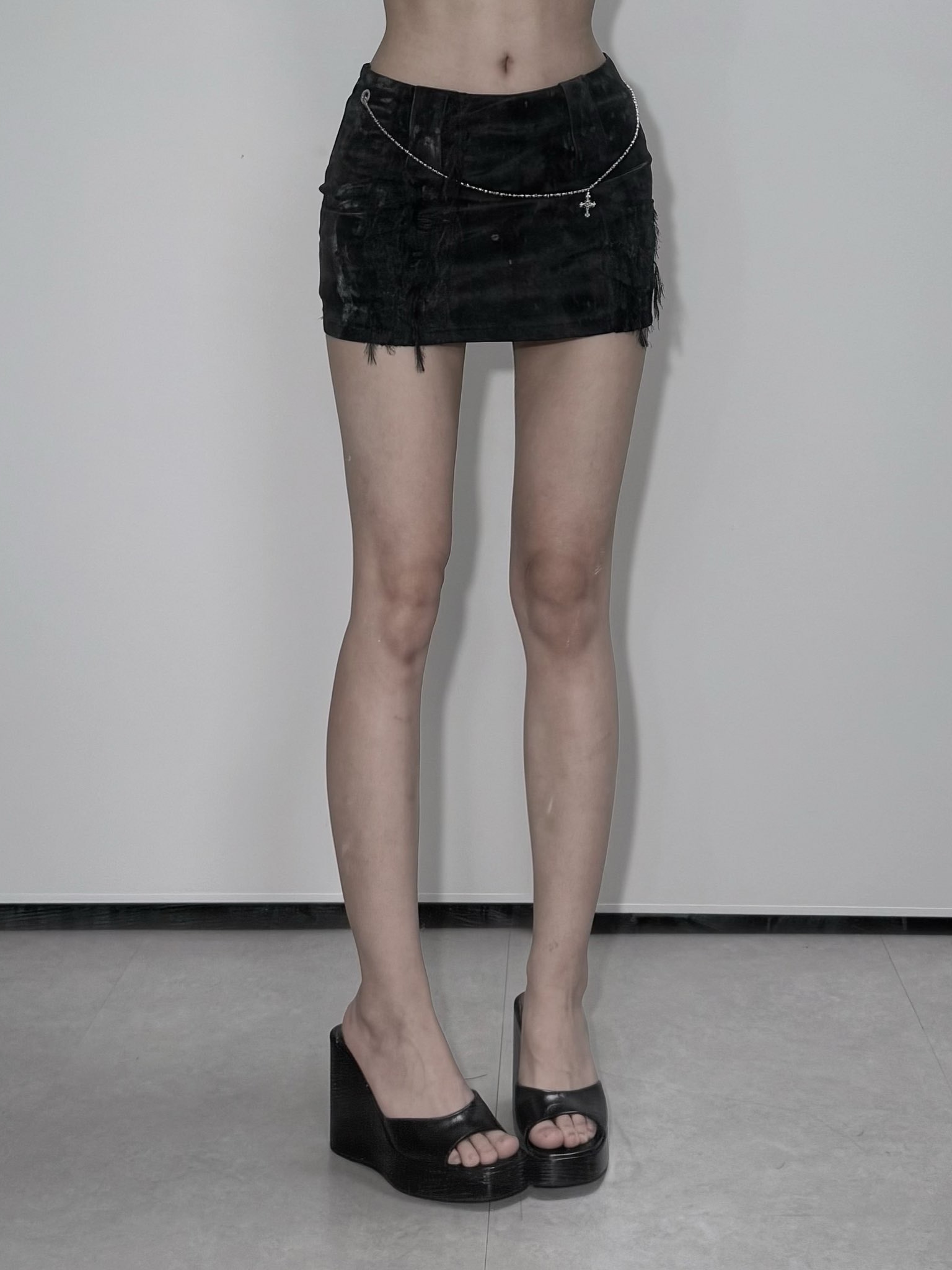SØAR Lace Leather Chain Short Skirt Black, SØAR Born Hook-Slit Shirt Black 착용 스타일 - 2