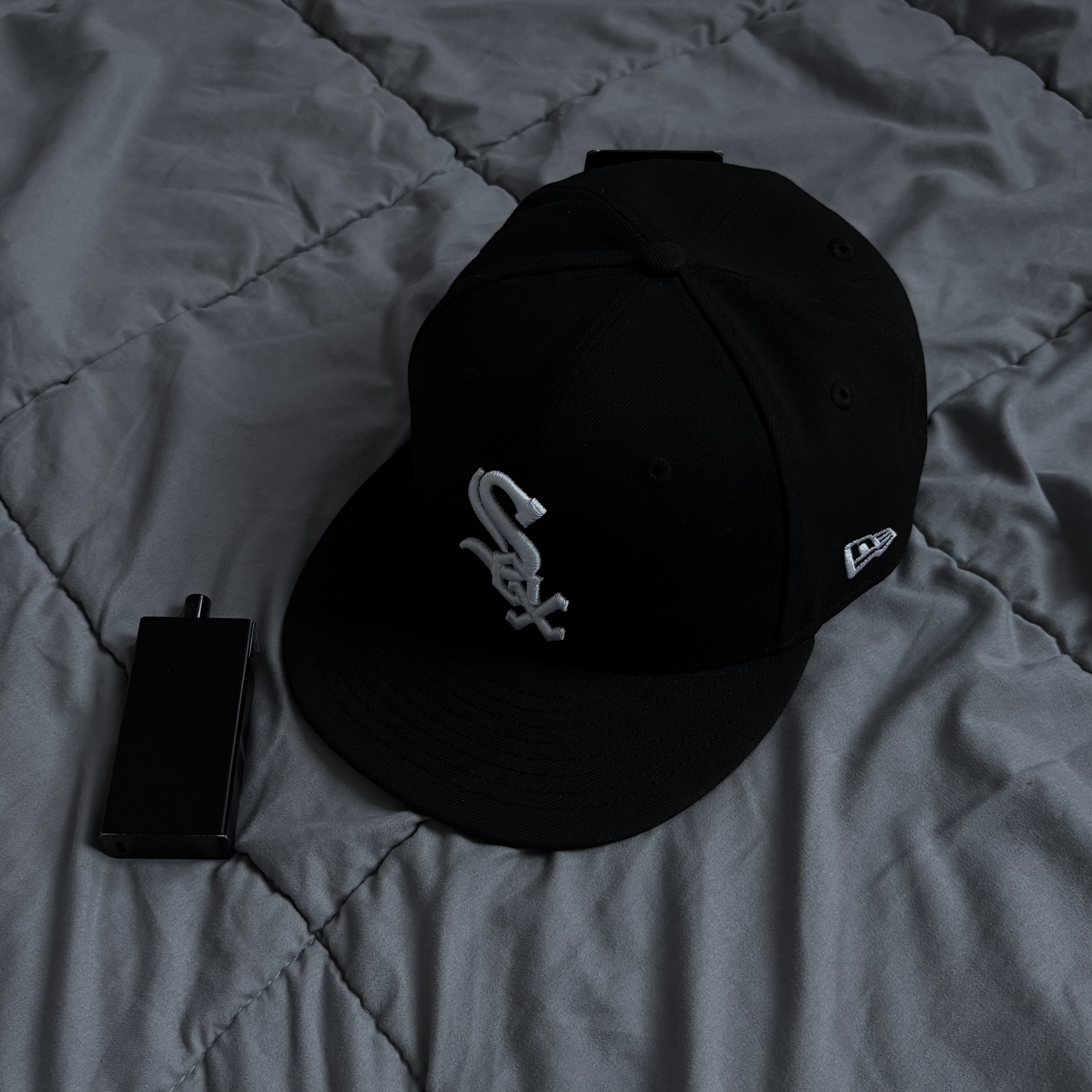 New Era MLB Authentic Chicago White Sox Game Cap Black 착용 스타일