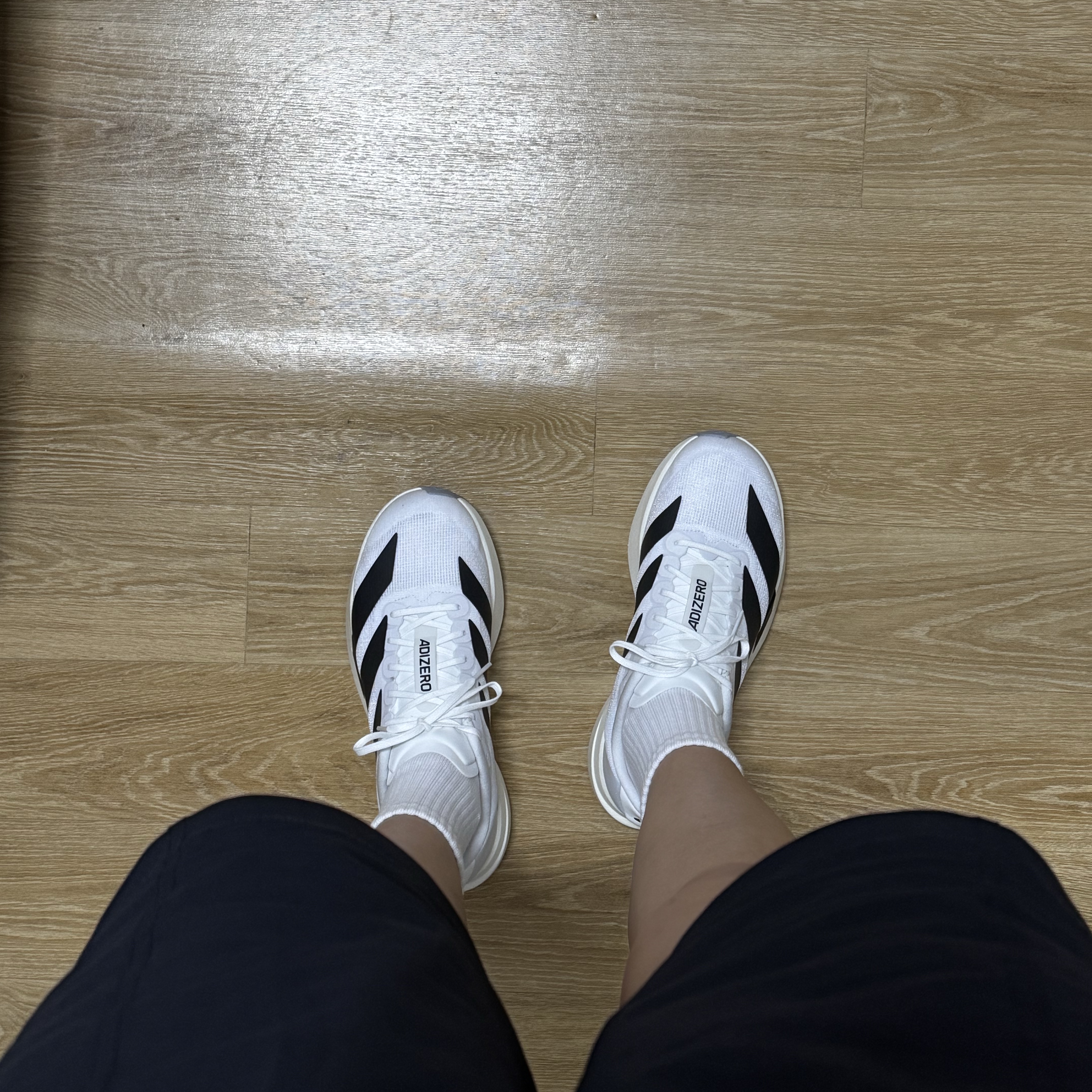 (W) Adidas Adizero EVO SL Cloud White Core Black 착용 스타일 - 1