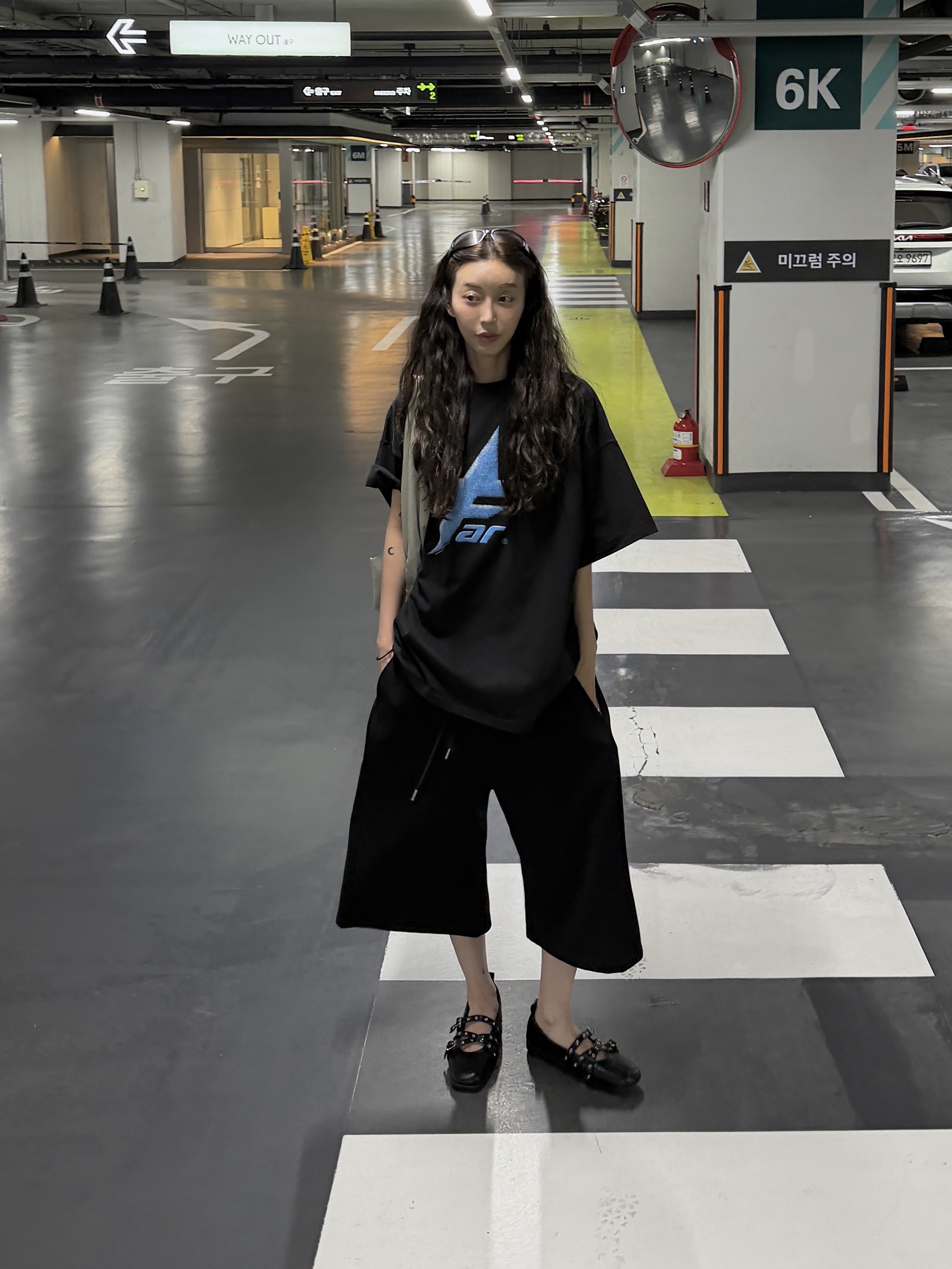 Farfromwhat Far Star Logo T-Shirts Black, (W) Calvin Klein Carousel Cotton Stretch 3-pack Briefs Black White 착용 스타일 - 3