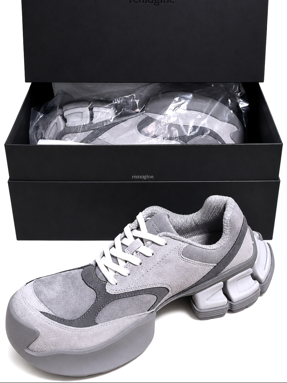 Remagine The Core Grey 착용 스타일 - 1
