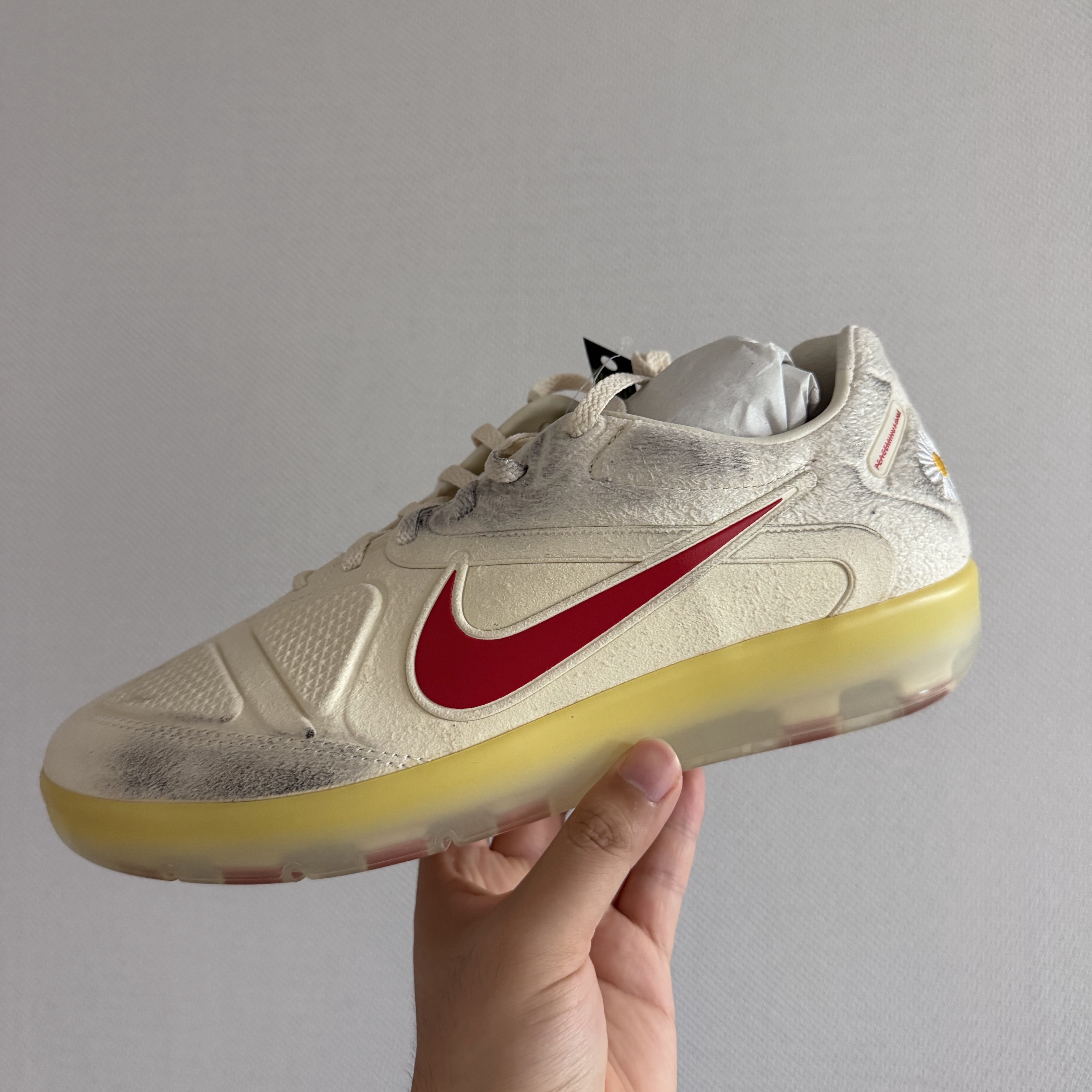 Nike x Peaceminusone Cryoshot CTR360 Natural and University Red 착용 스타일 - 1