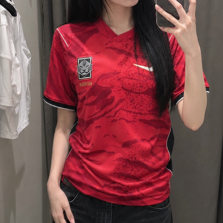 Nike Korea 2026 Stadium Home Dri-Fit Soccer Replica Jersey Global Red Black (Non Marking Ver.) 착용 스타일