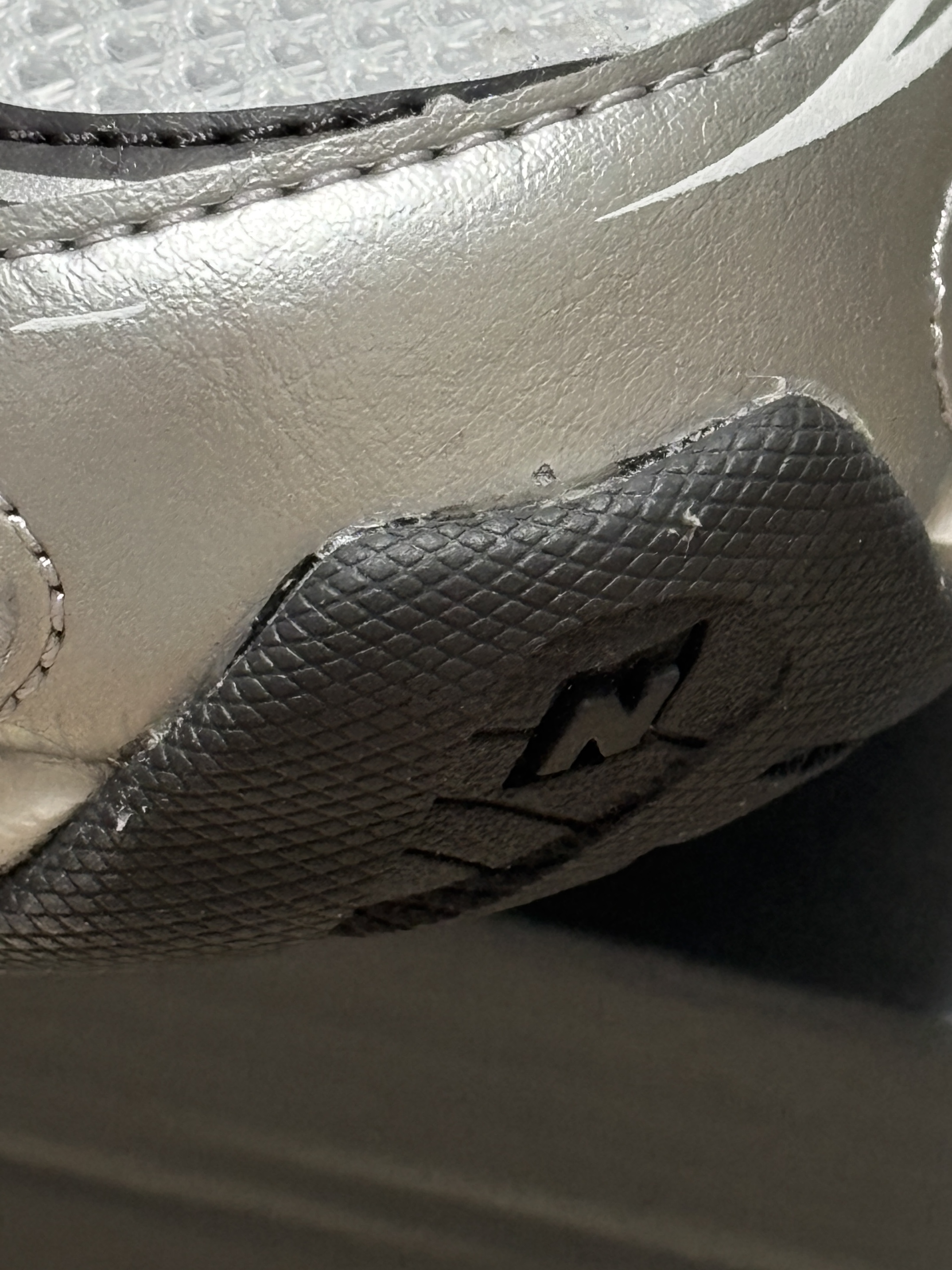 New Balance 740 White Grey 착용 스타일 - 9