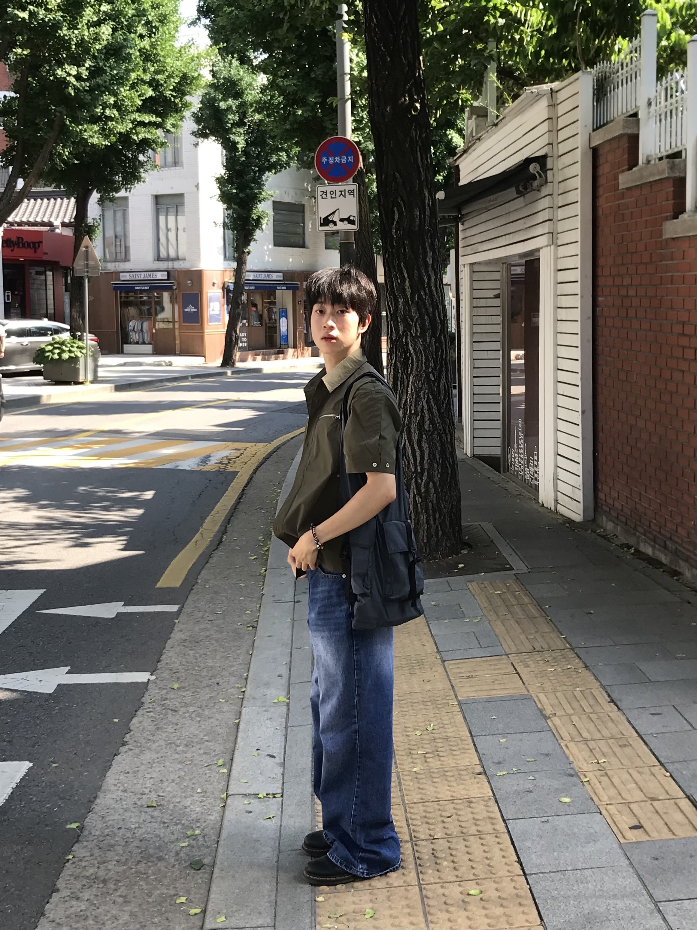 Dr. Martens 1461 Smooth Black 착용 스타일 - 1