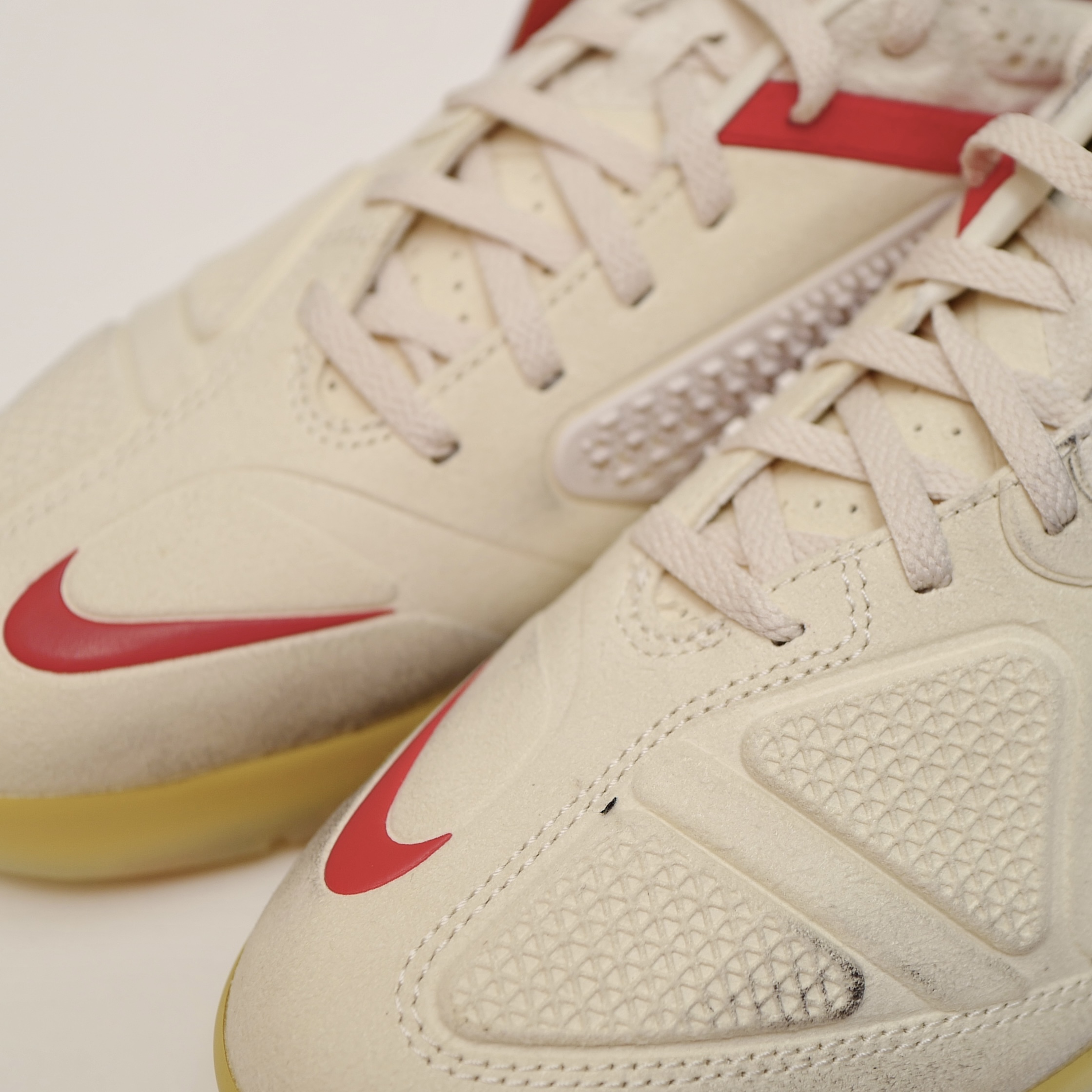 Nike x Peaceminusone Cryoshot CTR360 Natural and University Red 착용 스타일 - 3