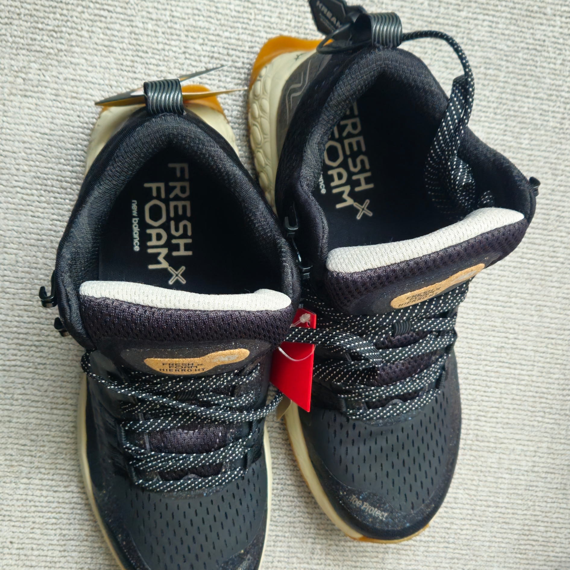 New Balance Fresh Foam X Hierro Mid Black Timberwolf - 2E Wide 착용 스타일 - 2