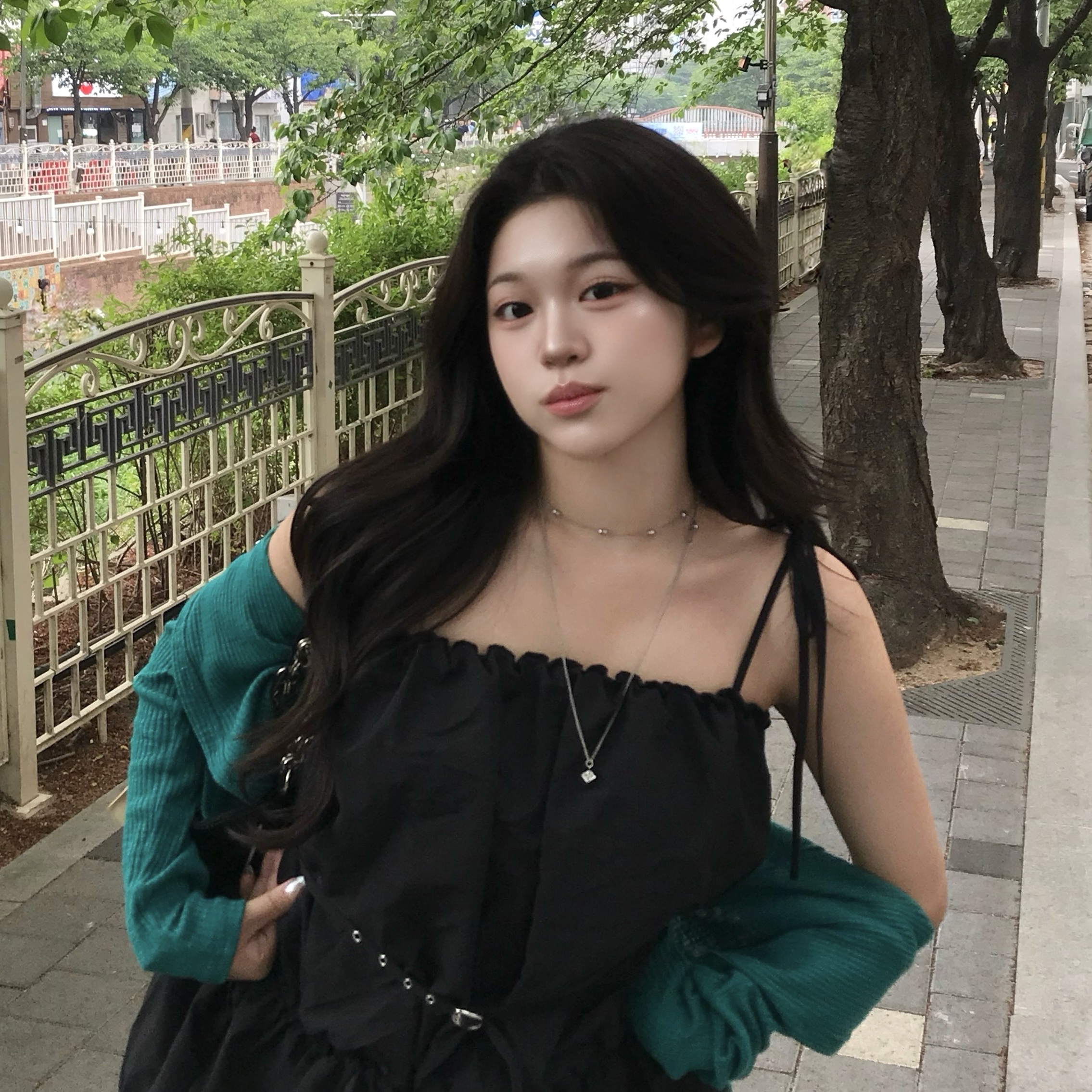 Riomeu Orbit Overlap Chain Necklace 착용 스타일 - 3