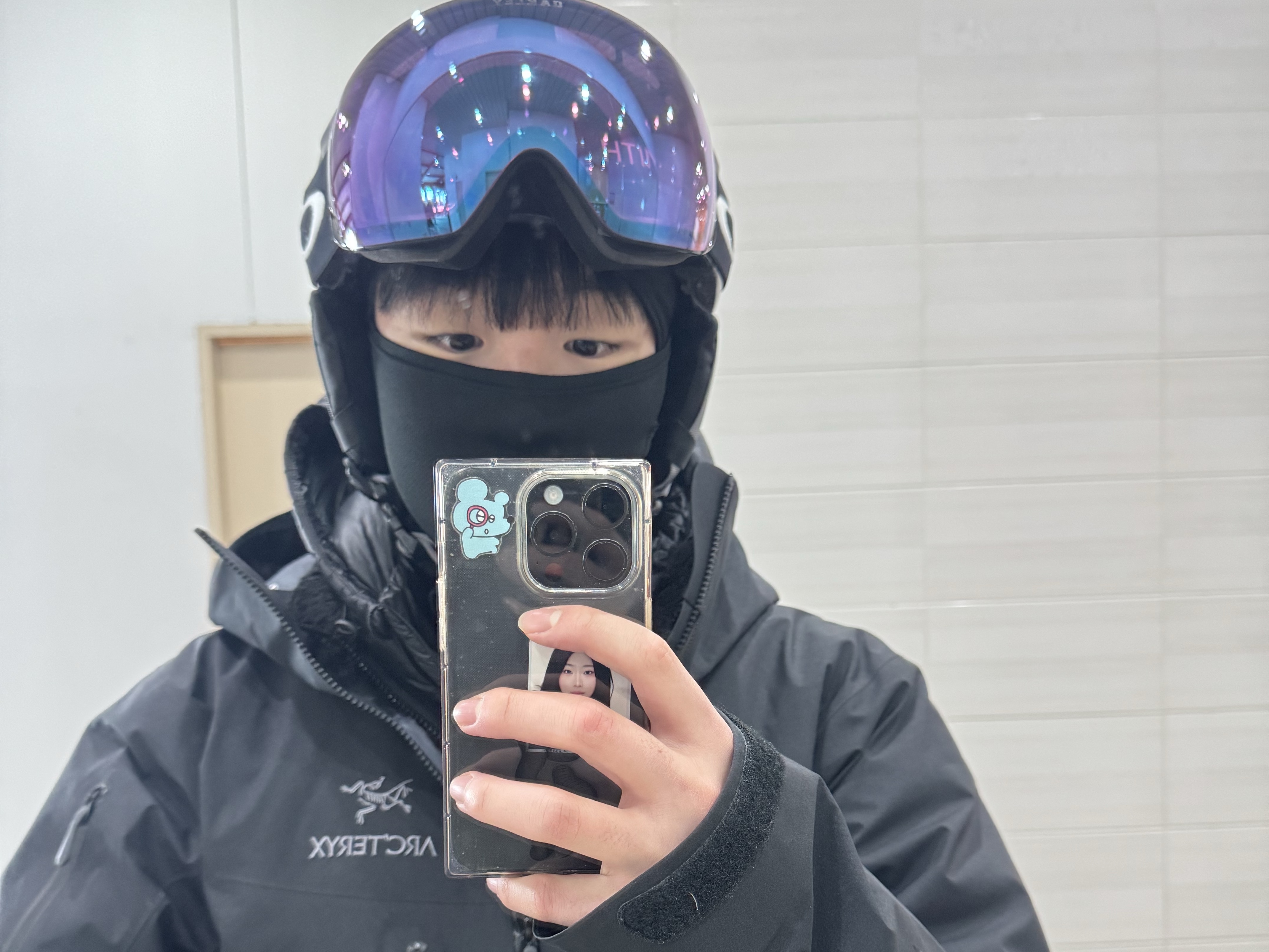 Arc'teryx Alpha SV Jacket Black, Montbell Superior Down Parka Black 착용 스타일 - 2