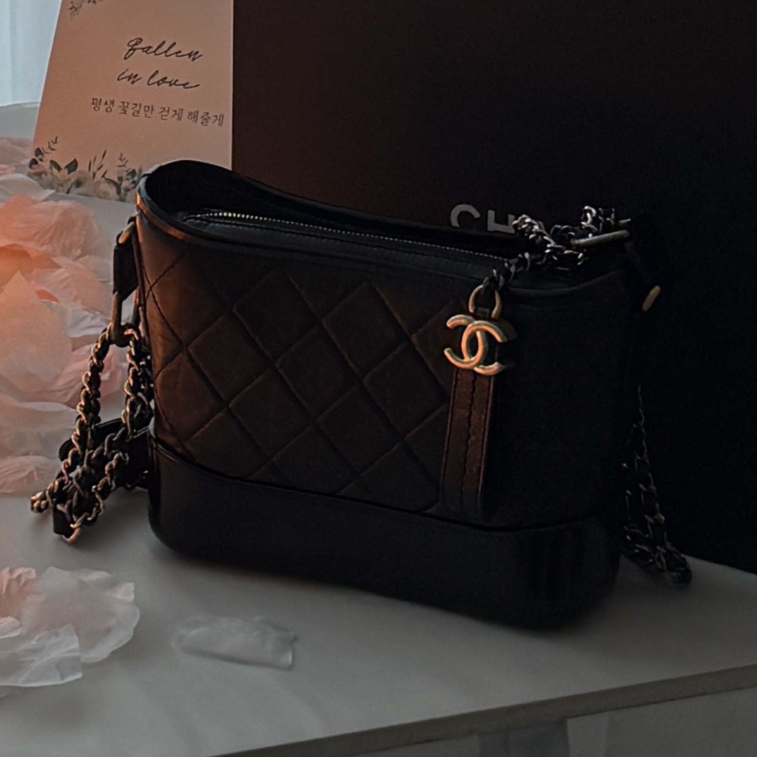 Chanel Gabrielle Small Hobo Bag Aged Calfskin & Gold Black 착용 스타일