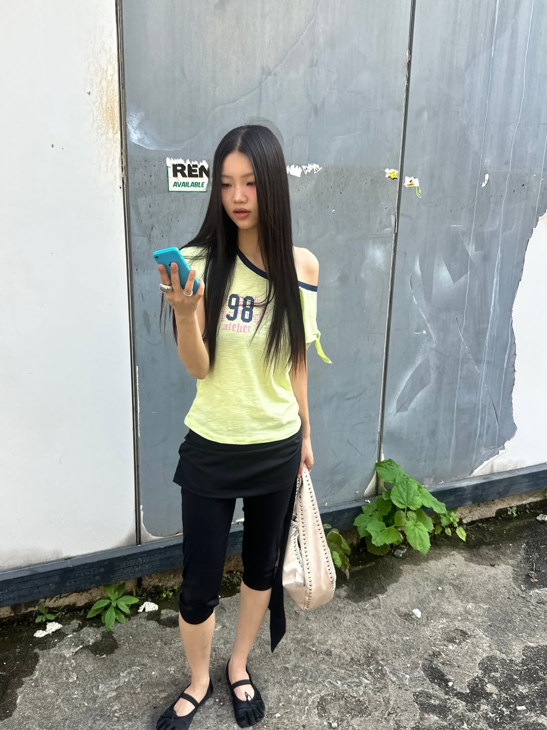 SOMSOC Rico Emblem Tied Top Lime 착용 스타일 - 1