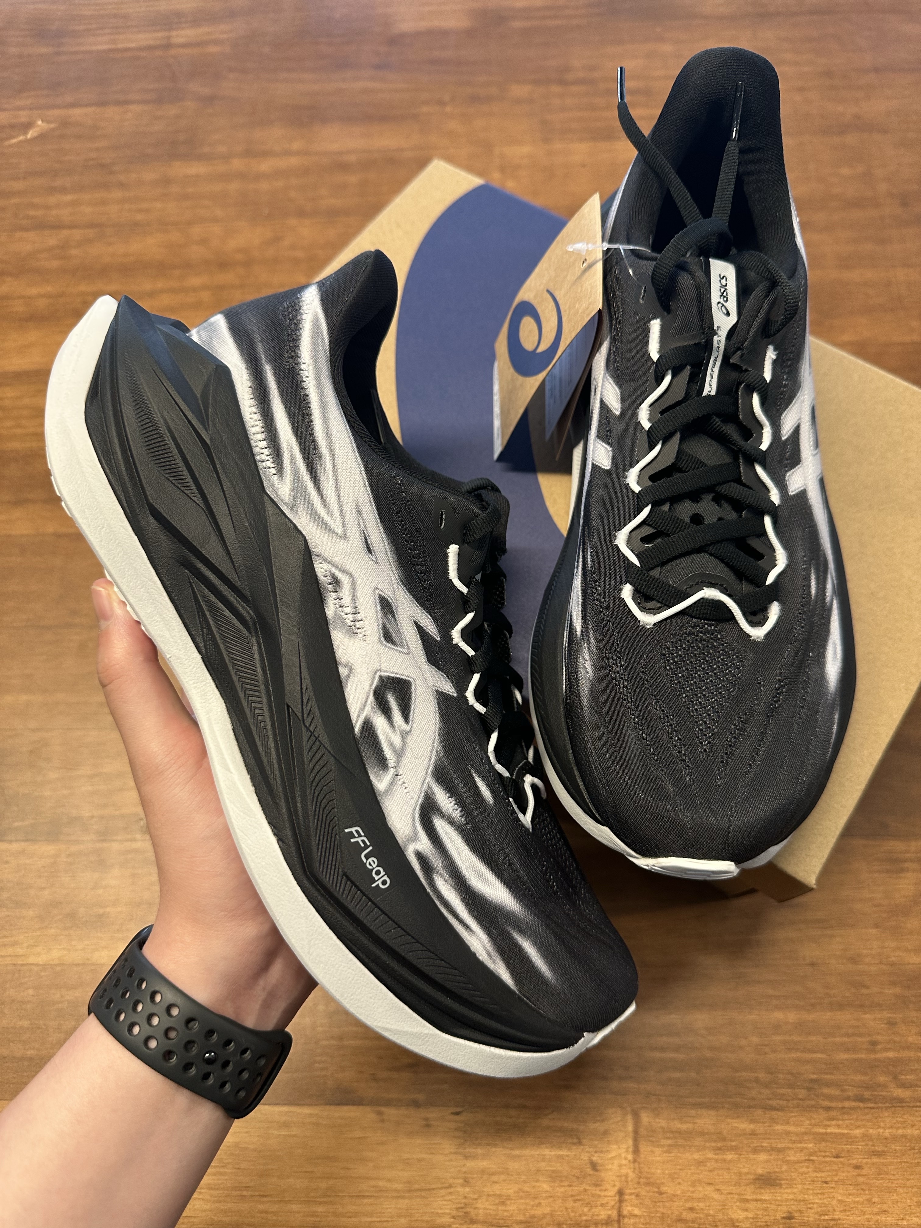 Asics Superblast 3 Black 착용 스타일