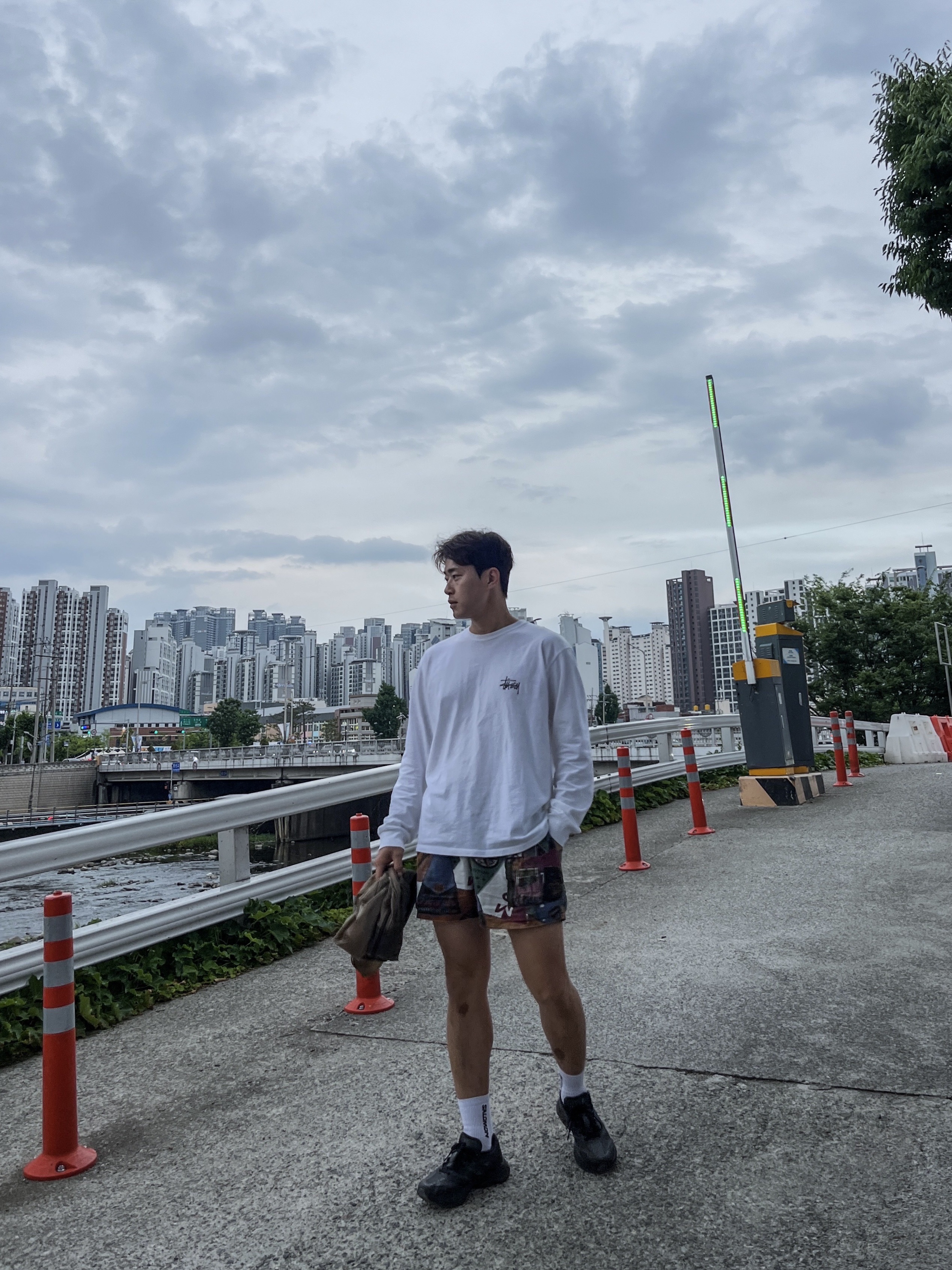 Adidas Adizero Boston 13 Core Black Carbon, Stussy Basic Stussy LS T-Shirt White 착용 스타일