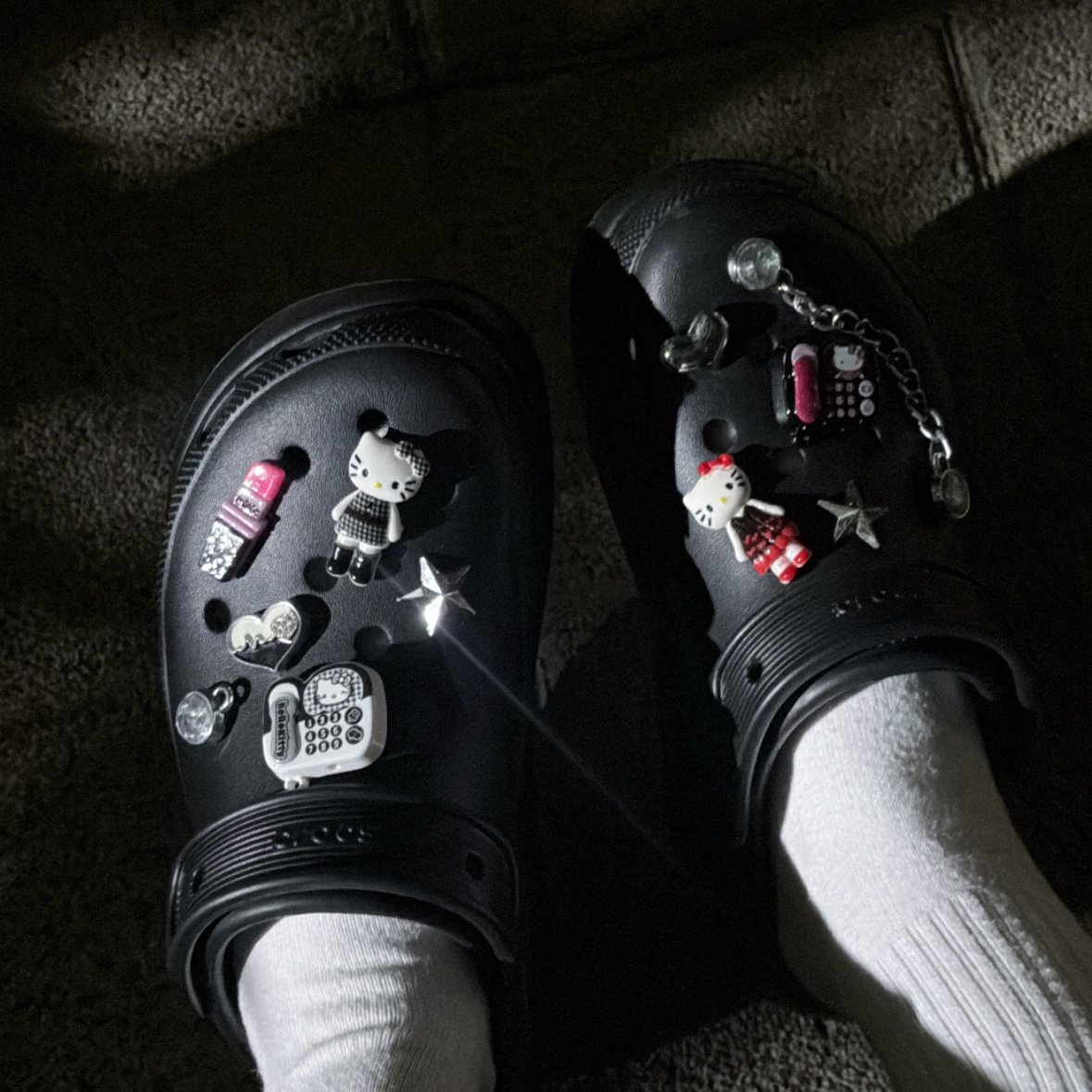 Crocs Classic Crush Clog Black 착용 스타일
