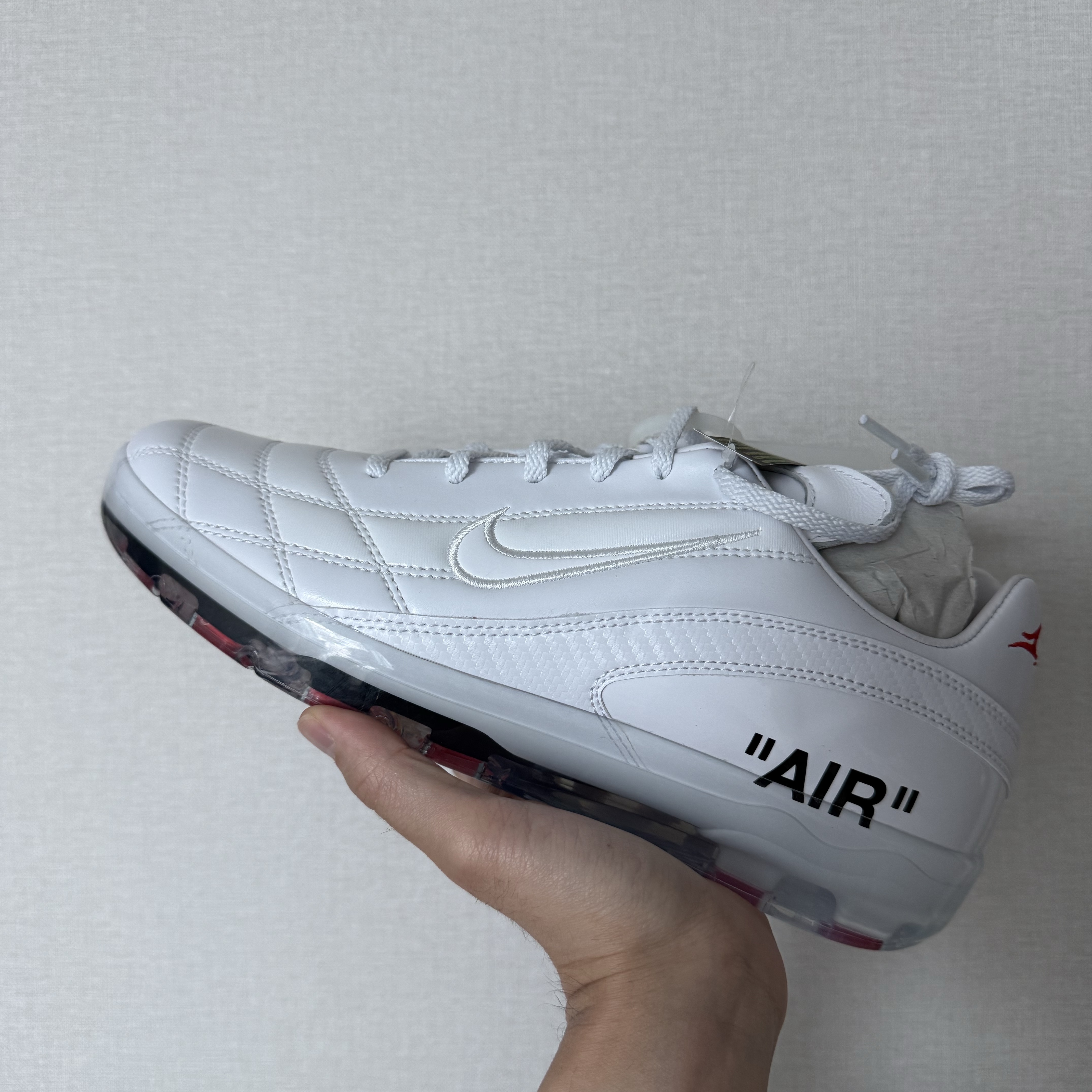 Nike x Virgil Abloh Archive Cryoshot Zoom M9 White and University Red 착용 스타일 - 1
