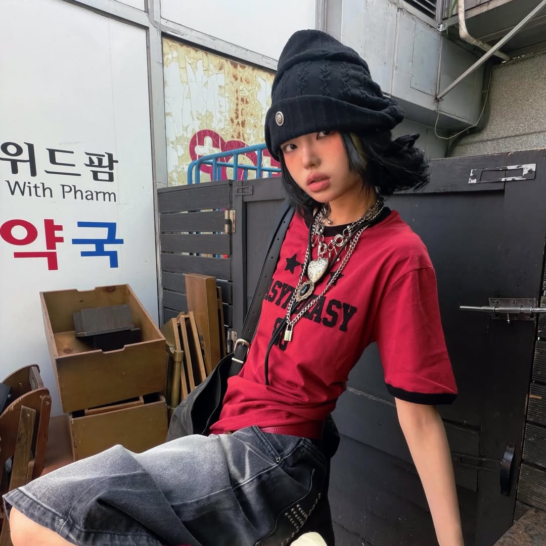 SOMSOC Lina Jacquard Band Beanie Black 착용 스타일