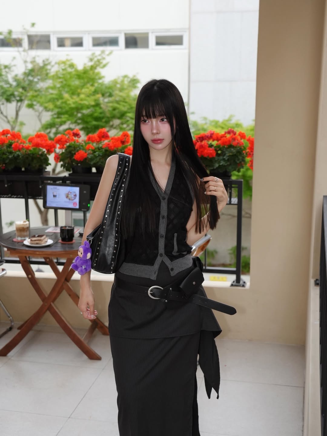 SOMSOC Argyle Jacquard Halterneck Vest Black 착용 스타일 - 1
