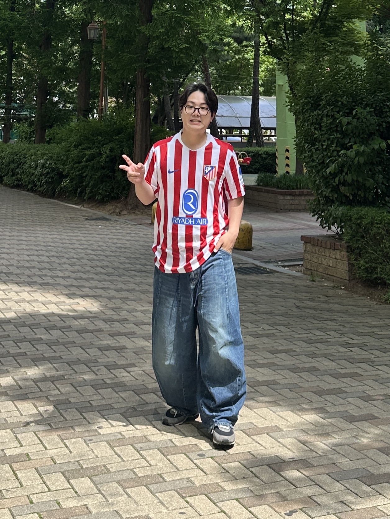 Nike Atletico Madrid 2025/26 Stadium Home Dri-Fit Soccer Replica Jersey Sport Red White (Non Marking Ver.) 착용 스타일 - 2