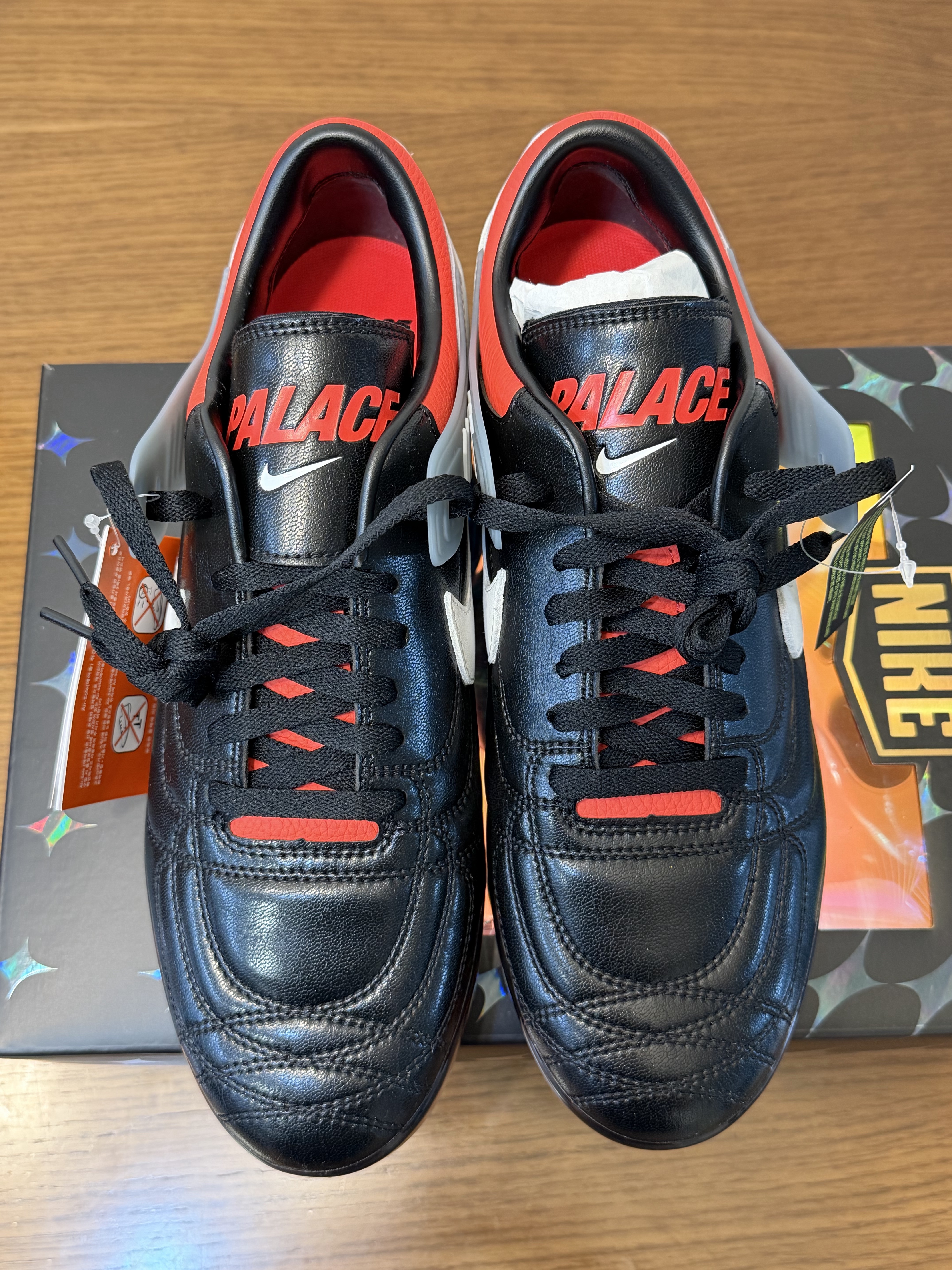 Nike x Palace Cryoshot Air Speed M Black and Crimson 착용 스타일 - 2