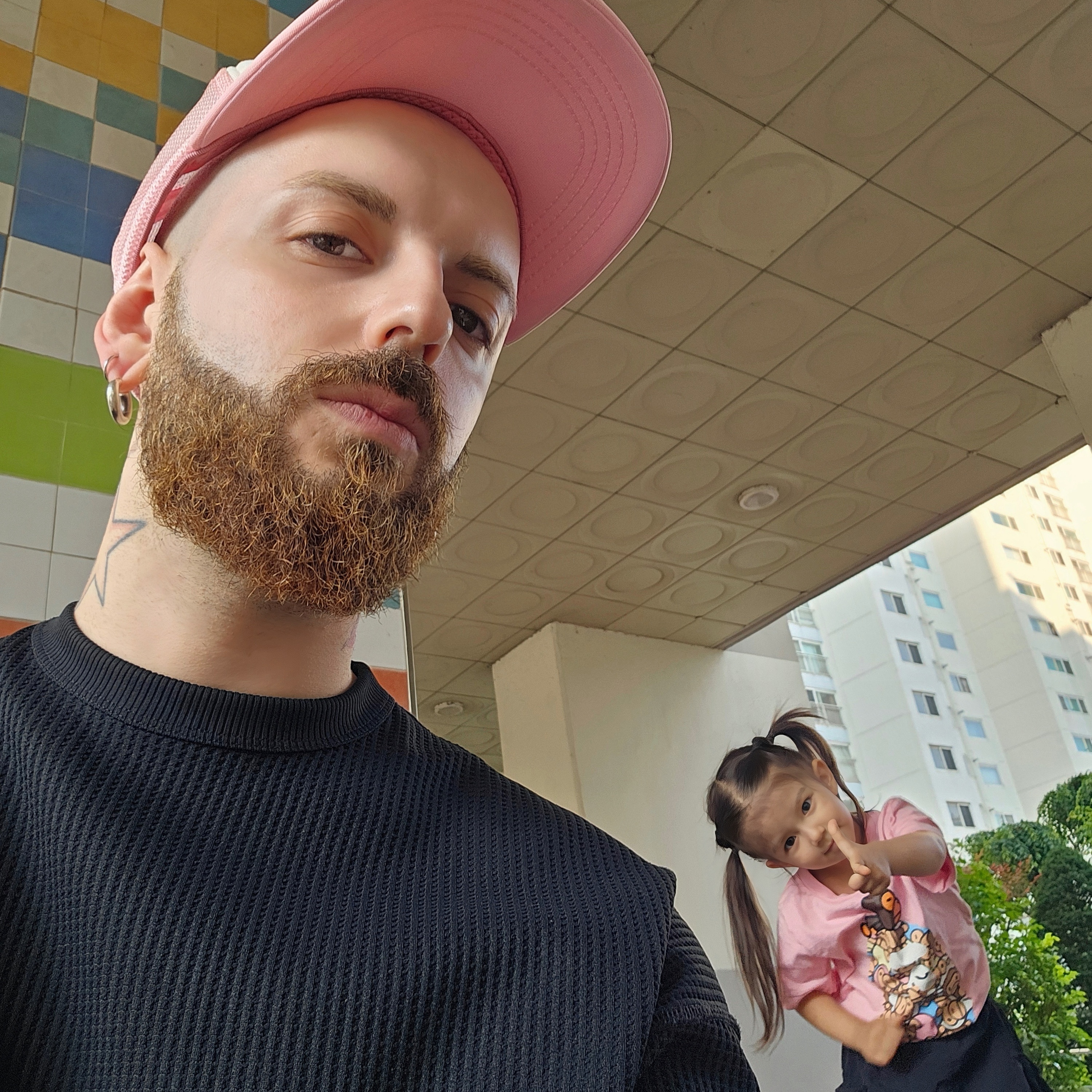 Hysteric Glamour See No Evil Studded Mesh Cap Pink, (Kids) BAPE All Baby Milo Multi Milo On Big Ape T-Shirt Pink 착용 스타일 - 2