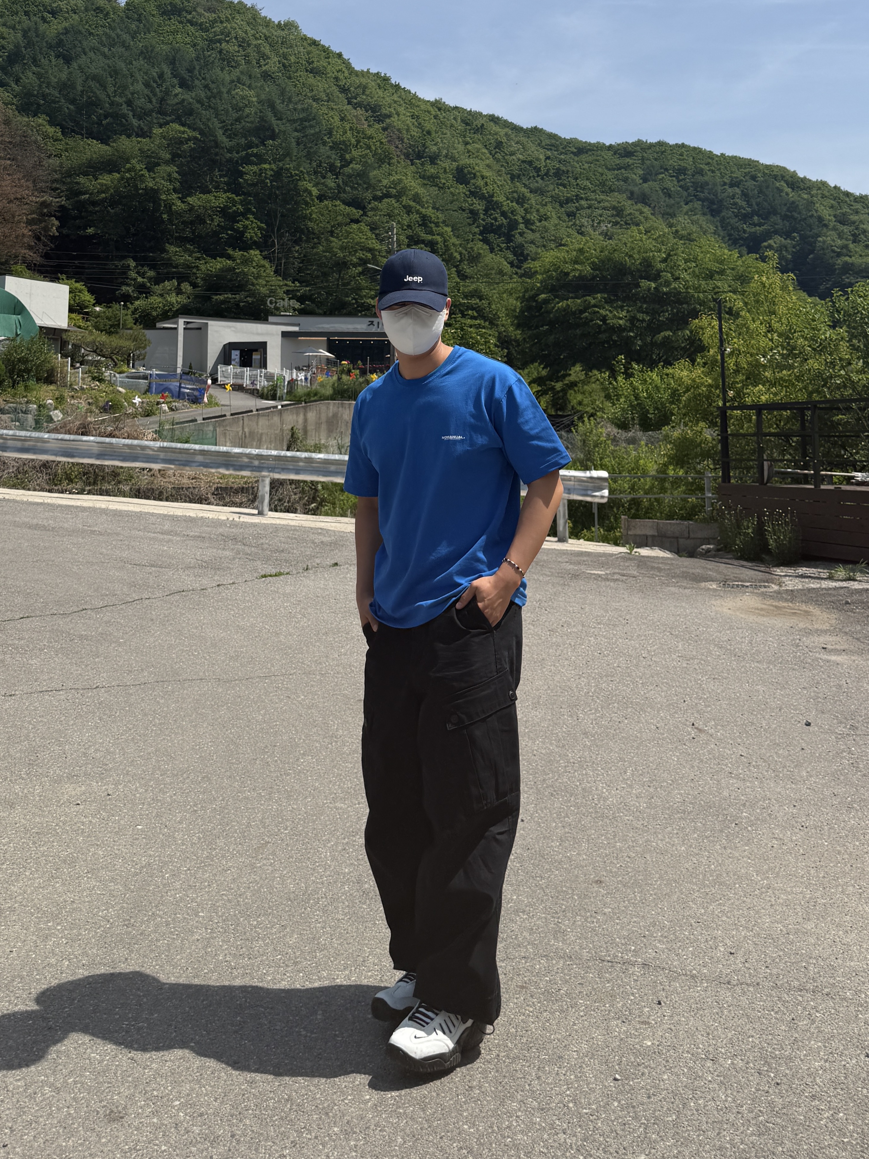 Nike x Ambush Air Adjust Force SP Summit White and Black, Nike x Ambush Air Adjust Force SP University Blue and Habanero Red 착용 스타일 - 2