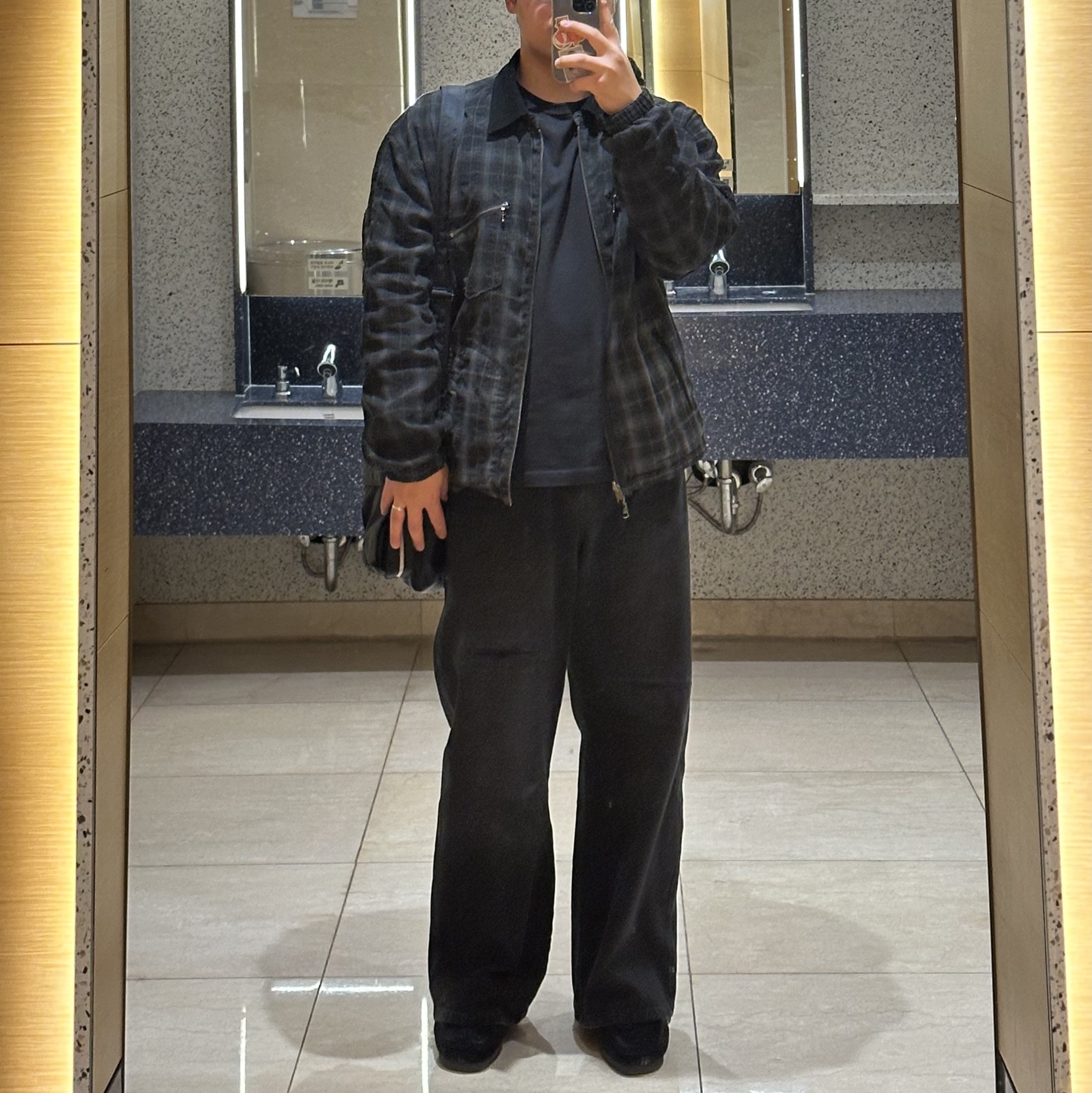 Polyteru Damaged Carpenter Pants Washed Black, [프리오더] Polyteru Wallabee Shoes Woven Black 착용 스타일