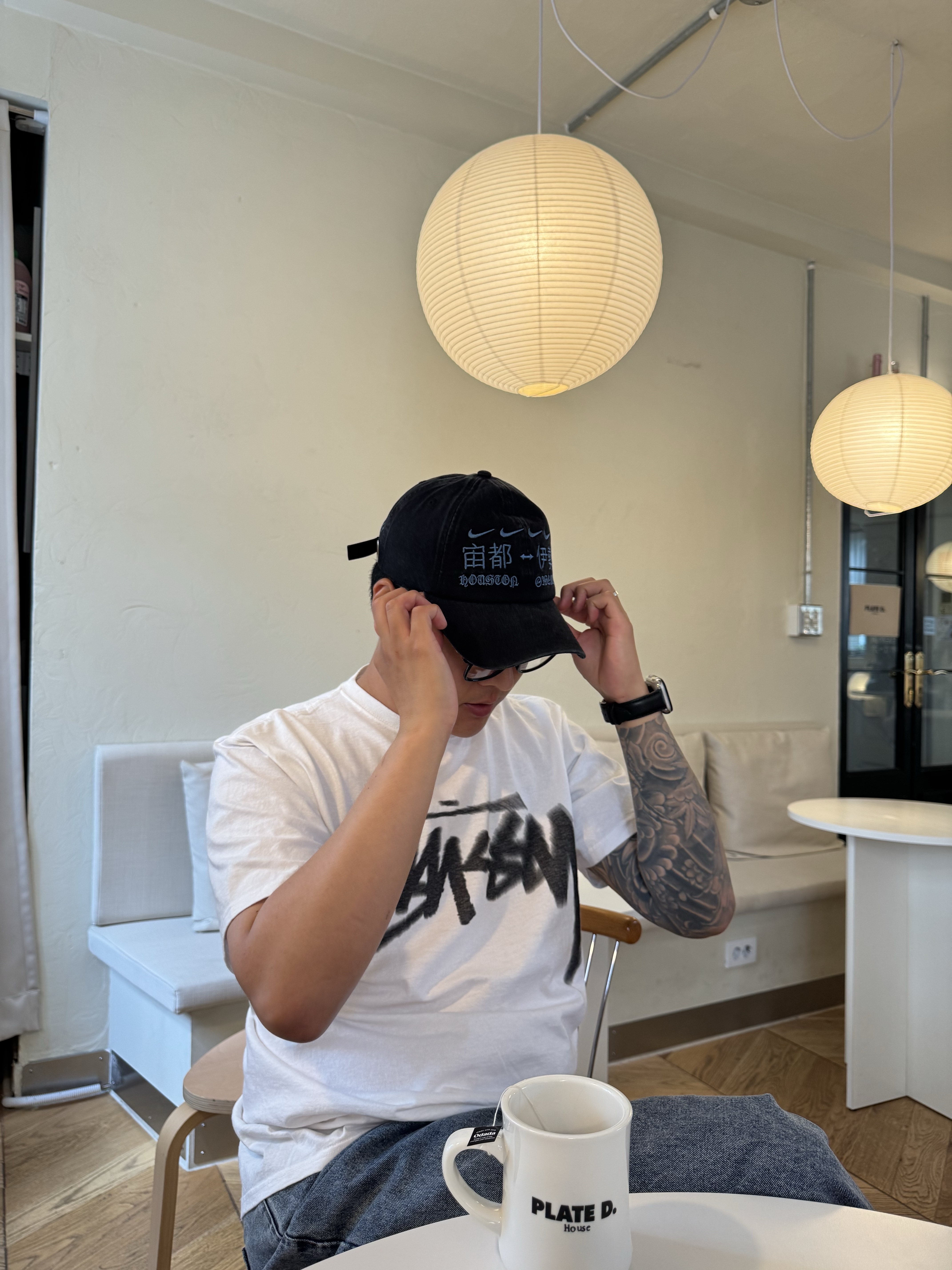 Stussy Dizzy Stock T-Shirt White, Travis Scott Cactus Jack x Fragment x Nike Houston To Ise Mie Hat Black 착용 스타일 - 9