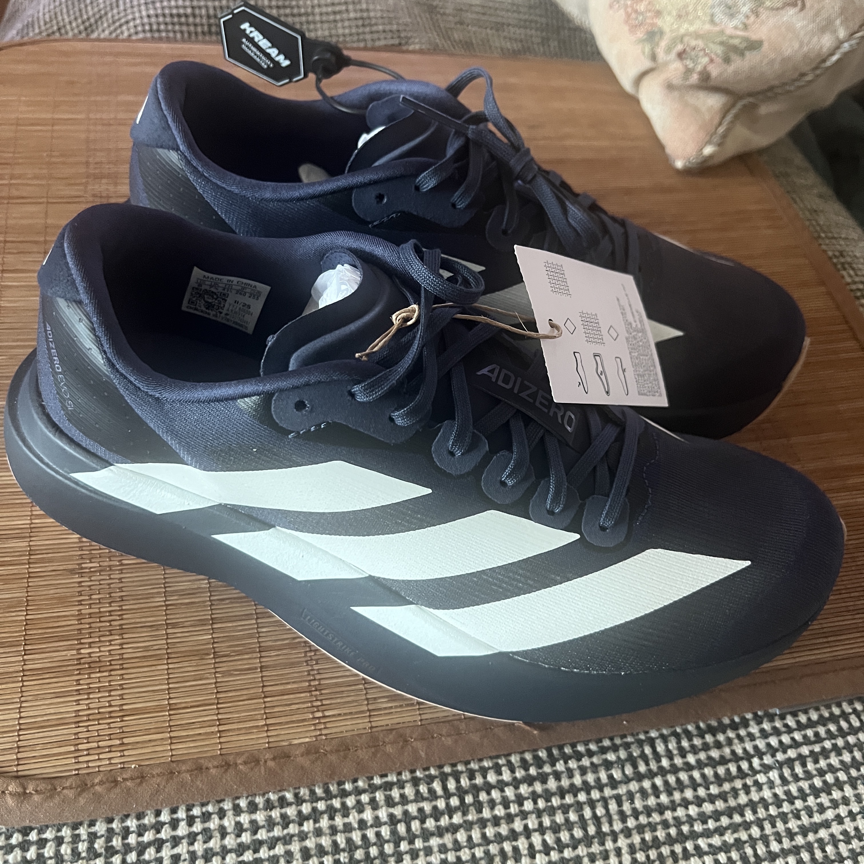 Adidas Adizero EVO SL Navy 착용 스타일