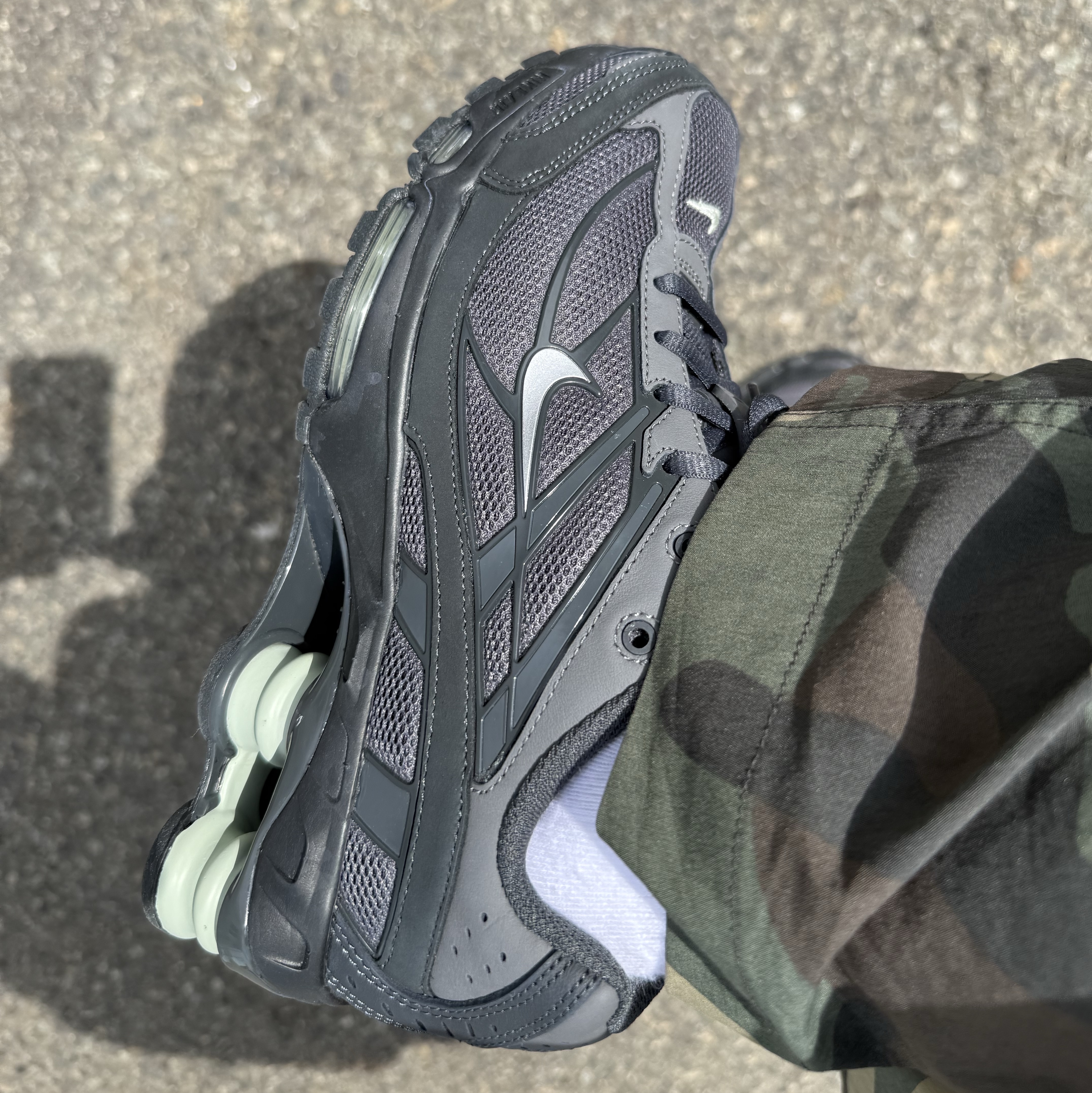 Nike Shox Ride 2 Iron Grey and Anthracite 착용 스타일