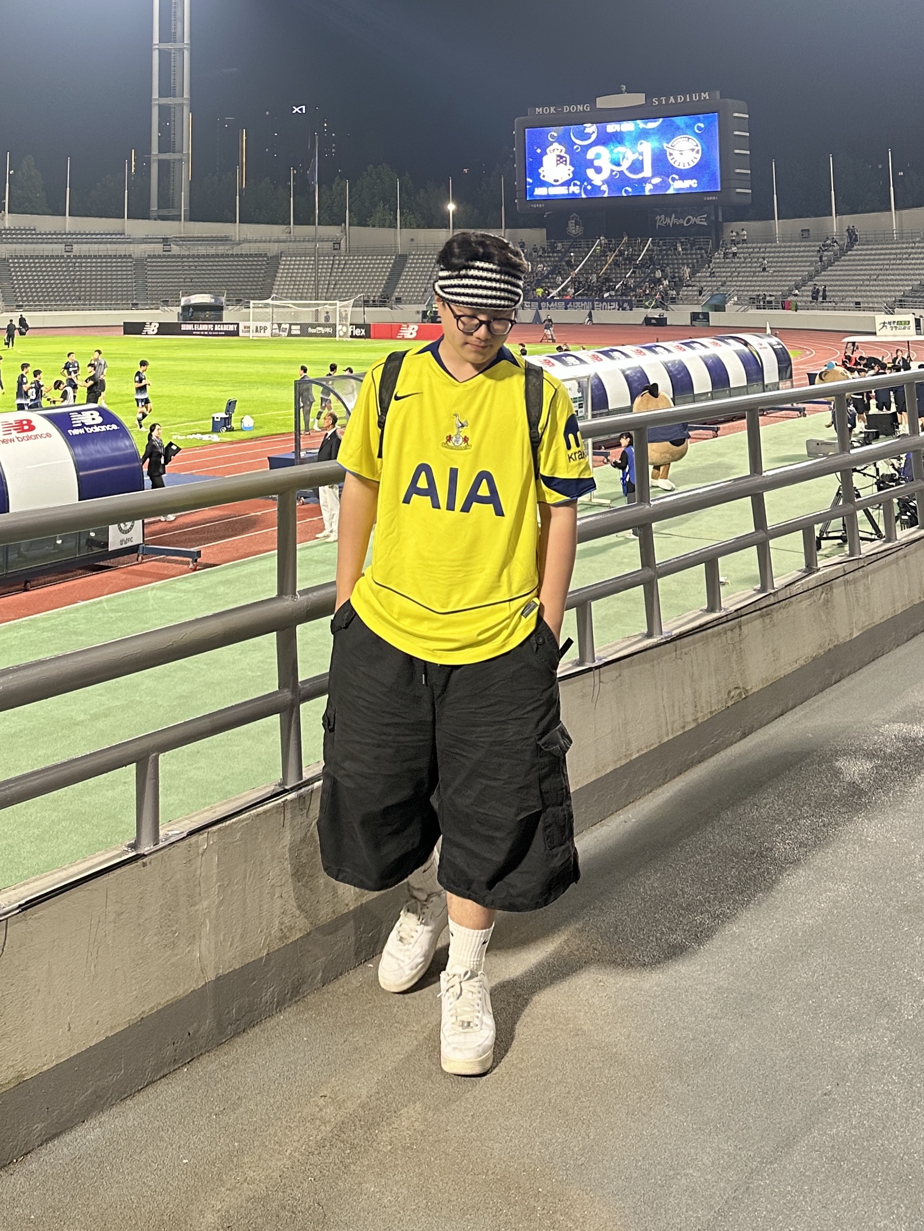 Nike Tottenham Hotspur 2025/26 Stadium 3rd Dri-FIT Total 90 Replica Jersey Dynamic Yellow Blue Void Pacific Blue (Non Marking Ver.) 착용 스타일 - 3
