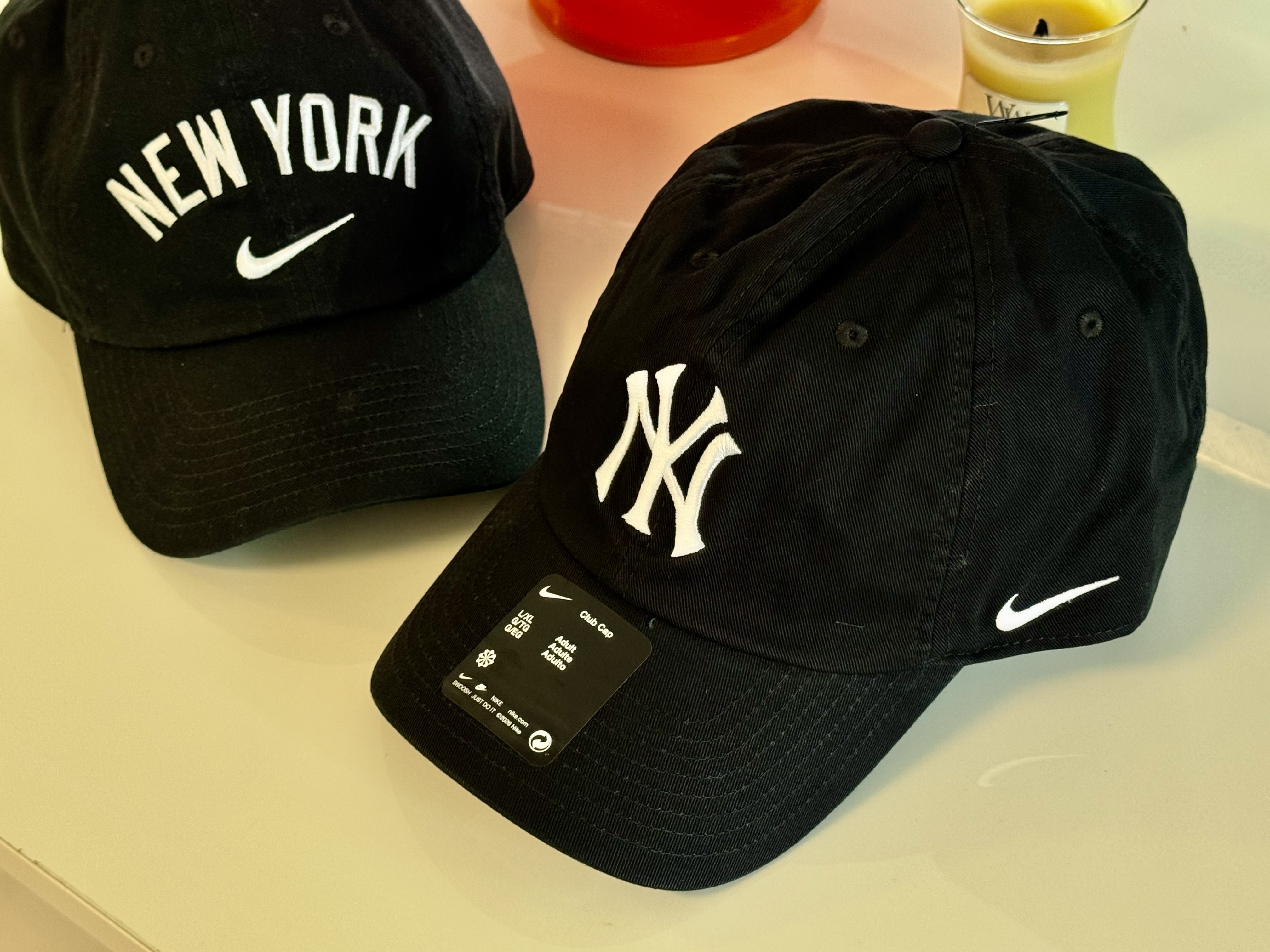 Nike New York Yankees Club Adjustable Hat Black 착용 스타일 - 1
