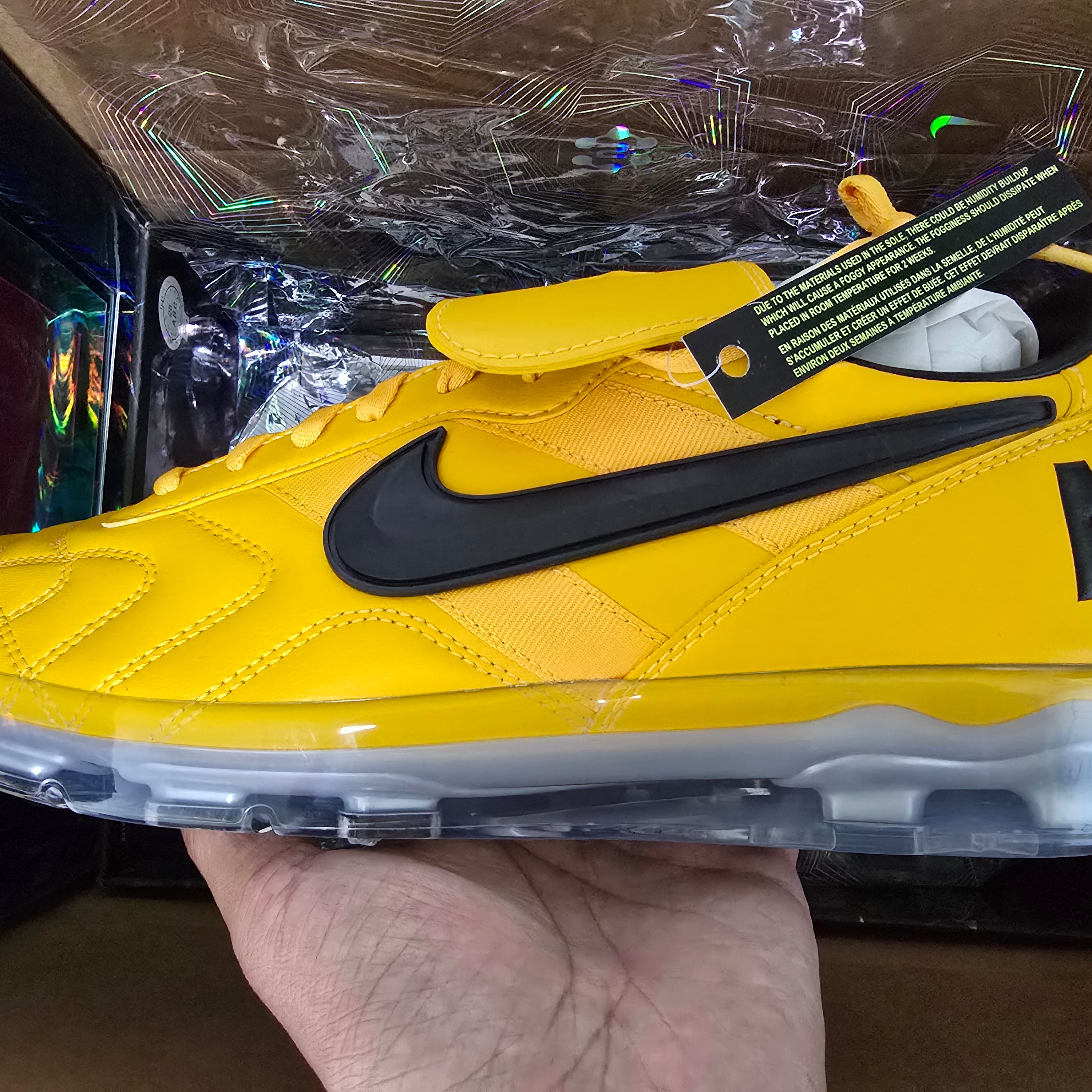 Nike x Drake Nocta Cryoshot Tiempo ’94 University Gold and White 착용 스타일 - 4