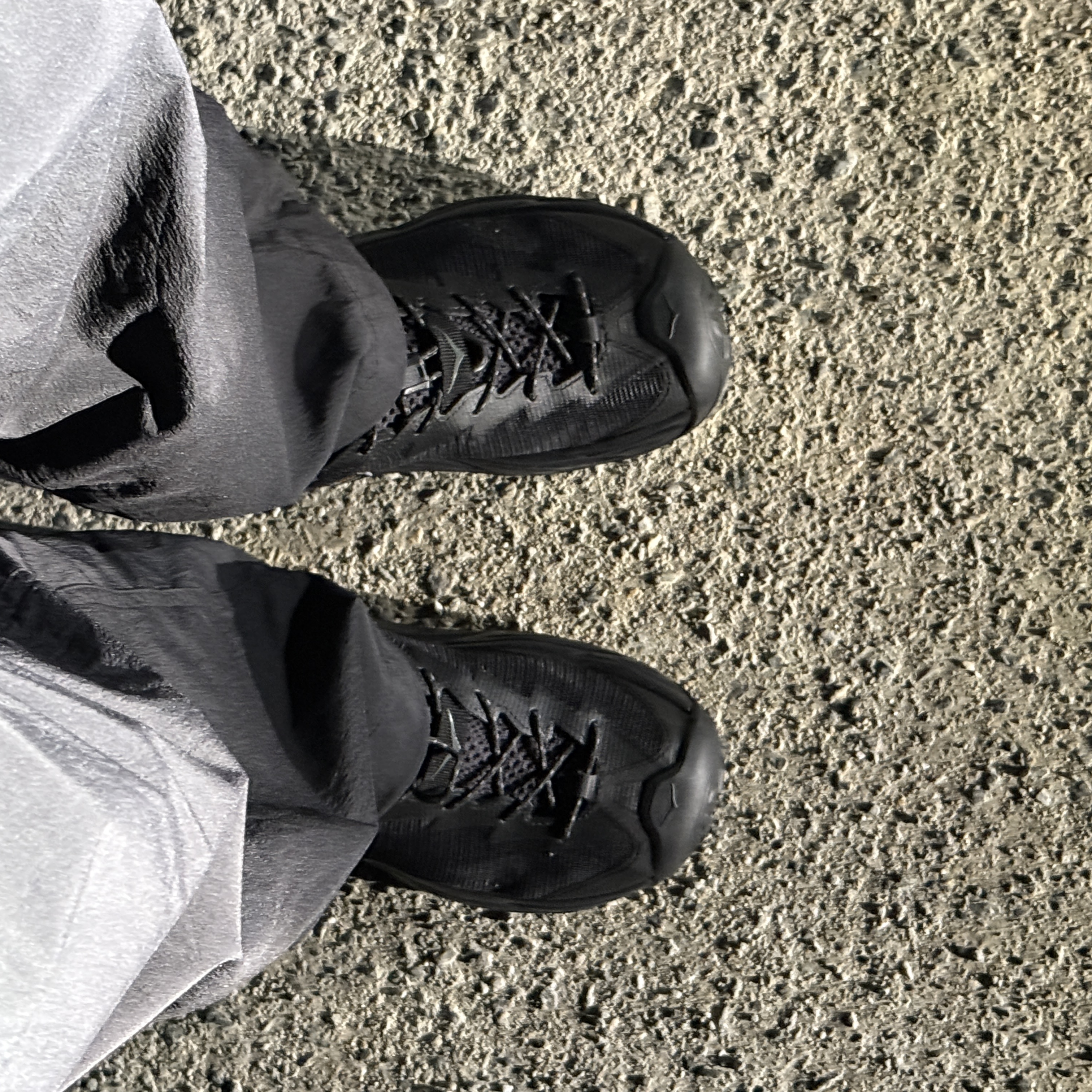Hoka Hopara 2 Black 착용 스타일