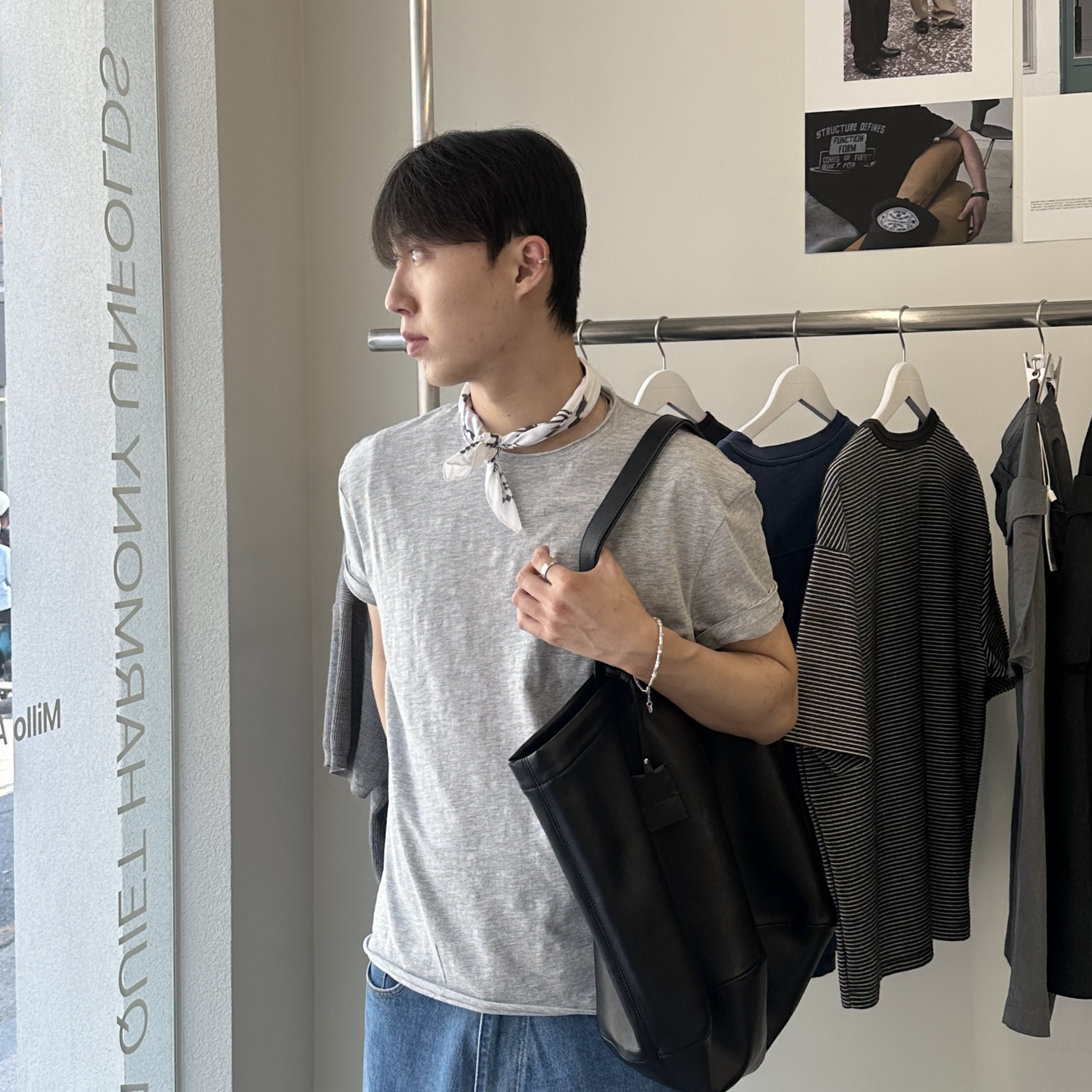 Millo Archive Layered Raw Cut T-Shirt Melange Gray, Millo Archive Multi Shape Bandana Melange Gray 착용 스타일 - 1