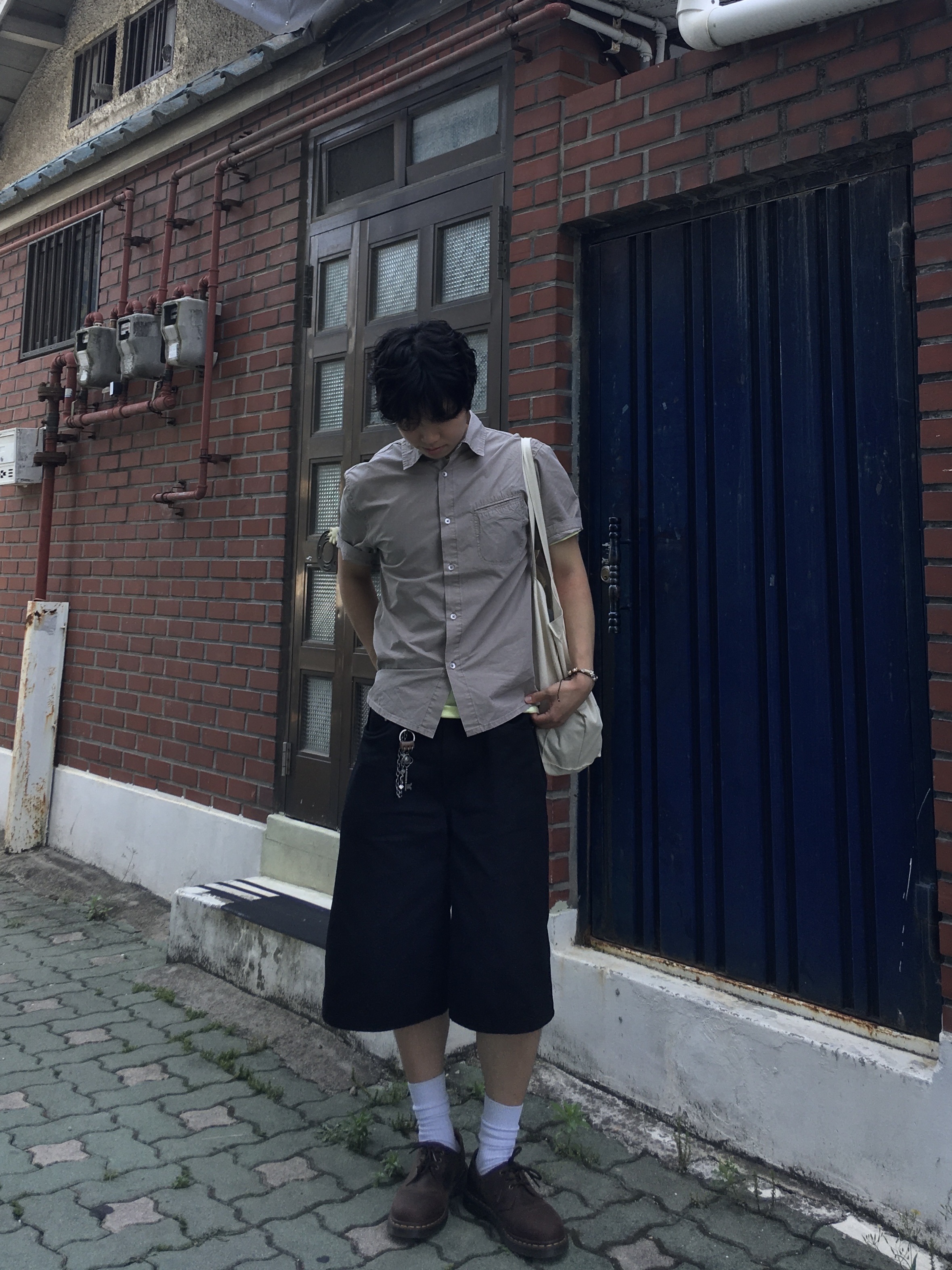 Dr. Martens 1461 Crazy Horse Dark Brown 착용 스타일 - 2