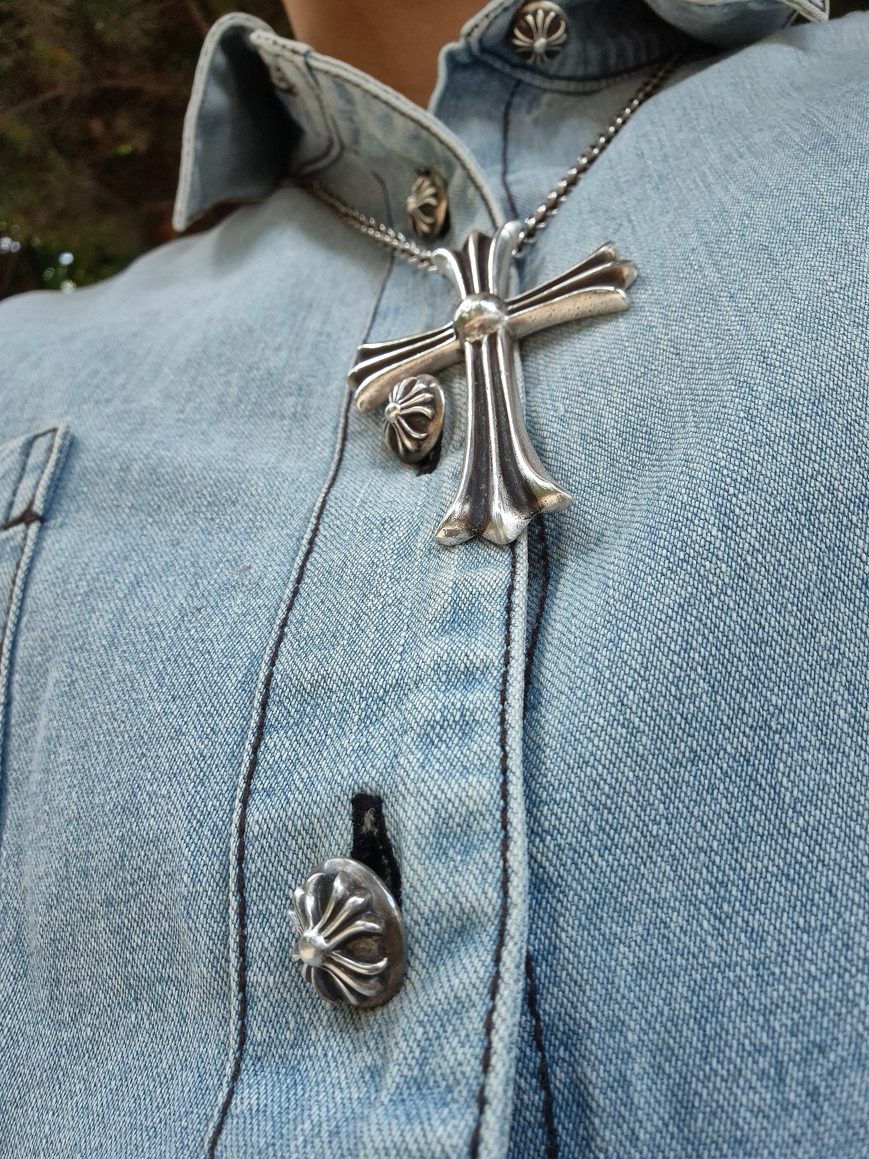 Chrome Hearts Double Floral Cross Ring Silver, Gucci Flat Marmont Belt Black 착용 스타일 - 2