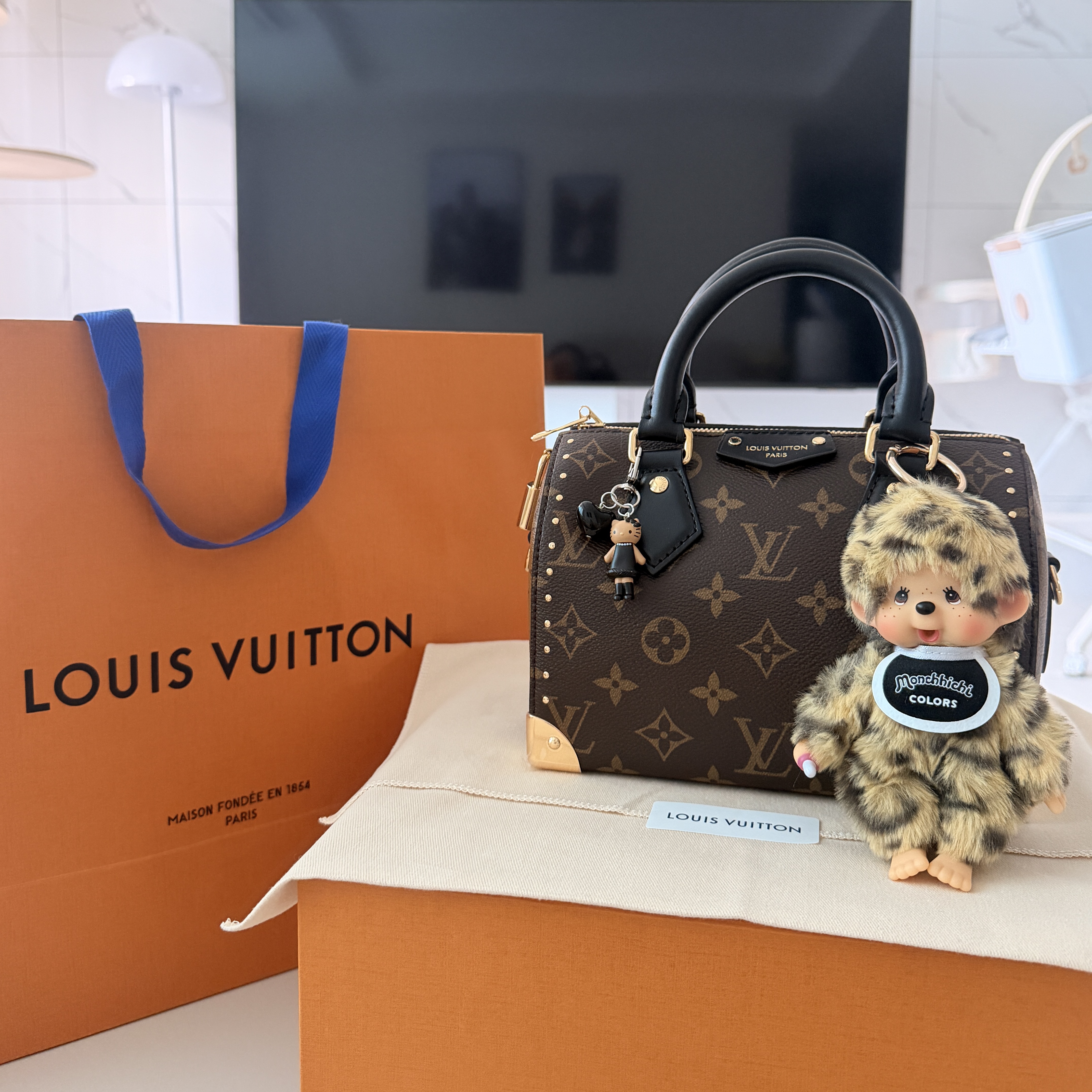 Monchhichi Colors Keychain Leopard Print, Louis Vuitton Speedy Trunk 20 Monogram 착용 스타일