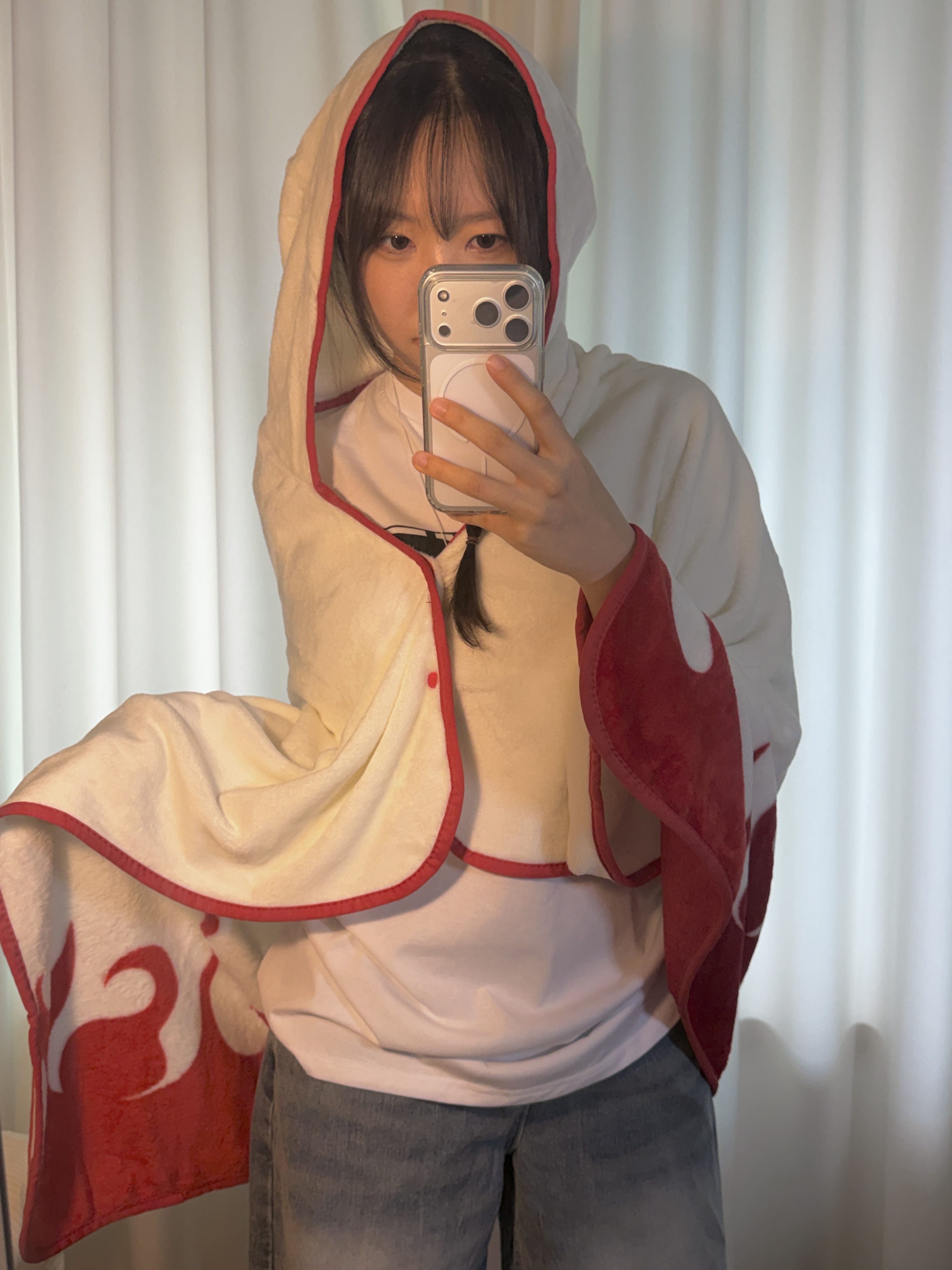 Spao x Naruto Hooded Blanket White 착용 스타일 - 2